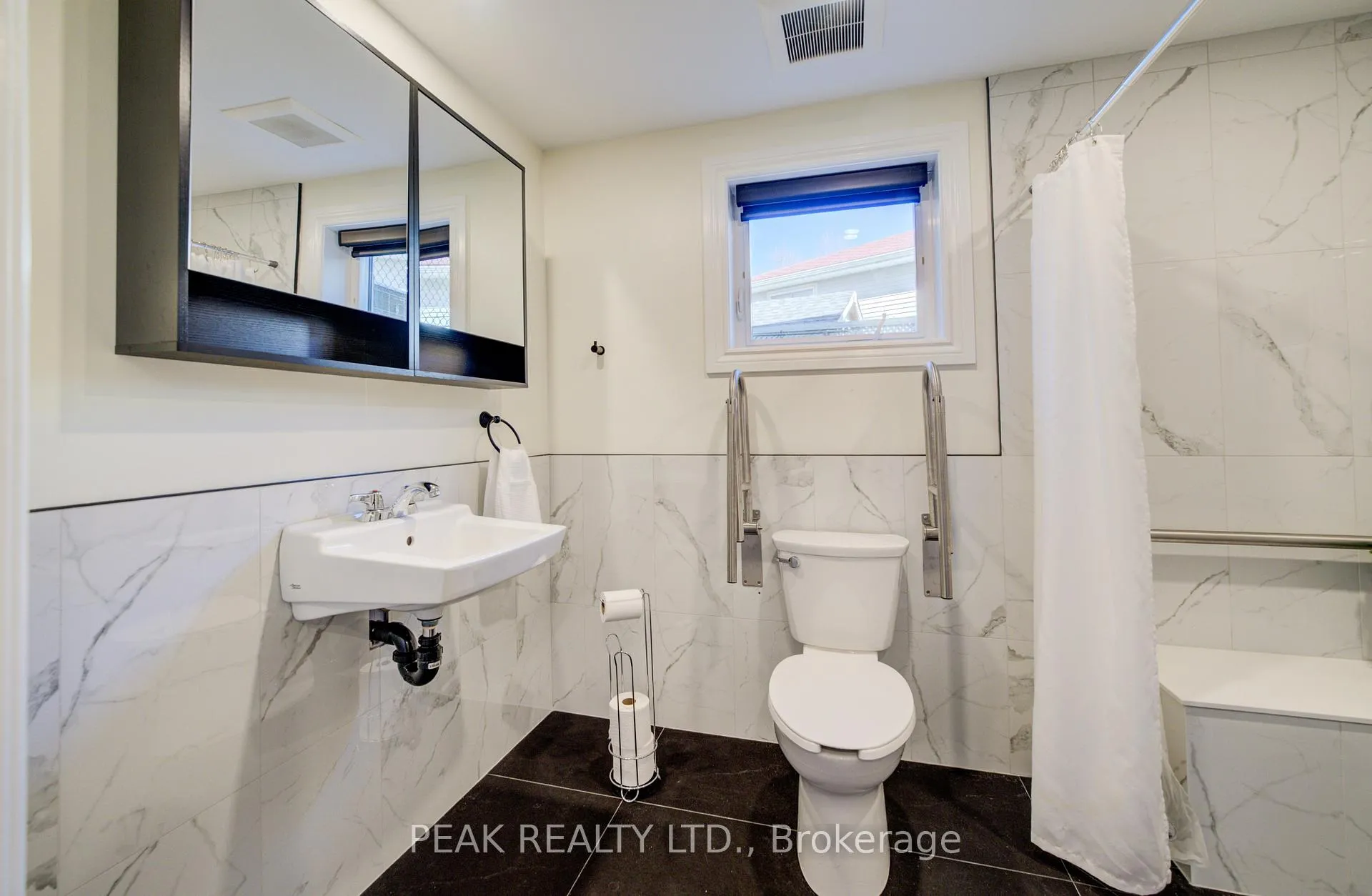 Photo 42 of 24 Farmington Place, Kitchener — HOMEH