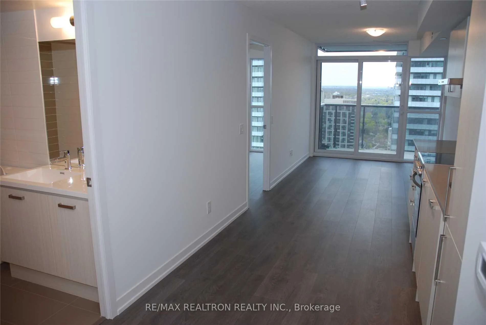 Photo 2 of Unit 2805, 125 Redpath Avenue, Toronto, Mount Pleasant West — HOMEH