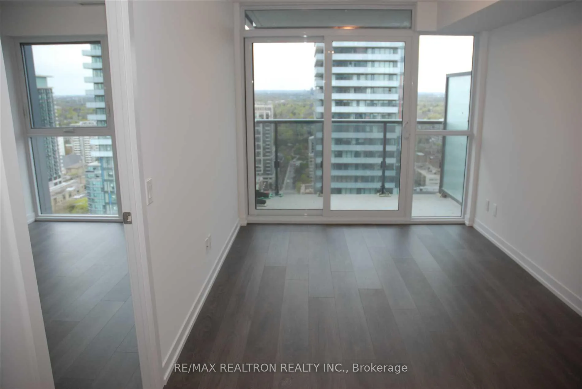 Photo 3 of Unit 2805, 125 Redpath Avenue, Toronto, Mount Pleasant West — HOMEH