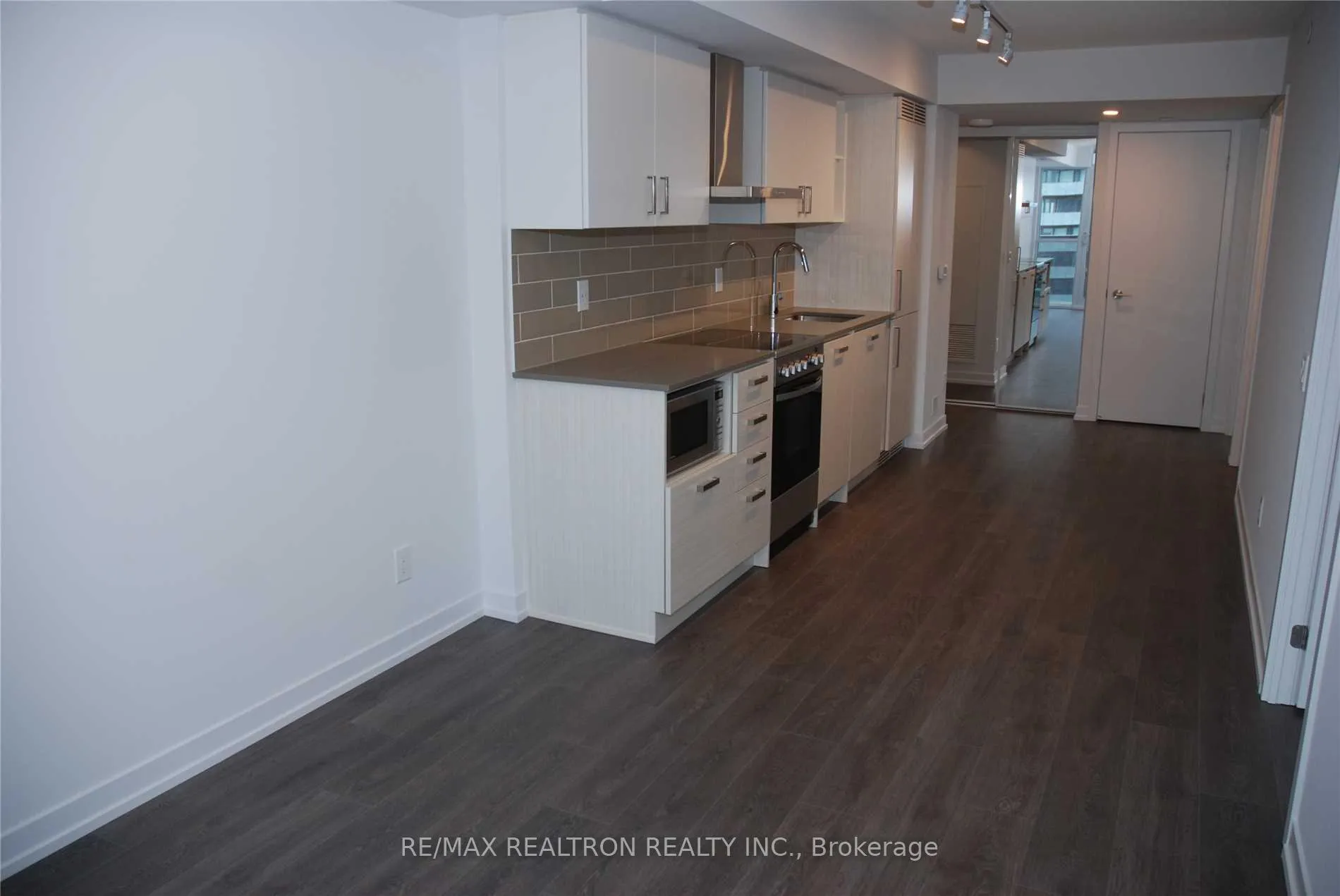 Photo 4 of Unit 2805, 125 Redpath Avenue, Toronto, Mount Pleasant West — HOMEH
