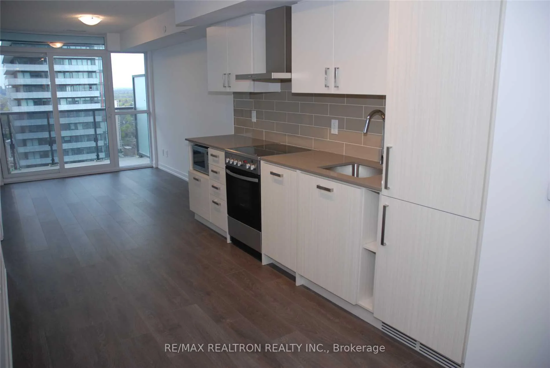 Photo 5 of Unit 2805, 125 Redpath Avenue, Toronto, Mount Pleasant West — HOMEH