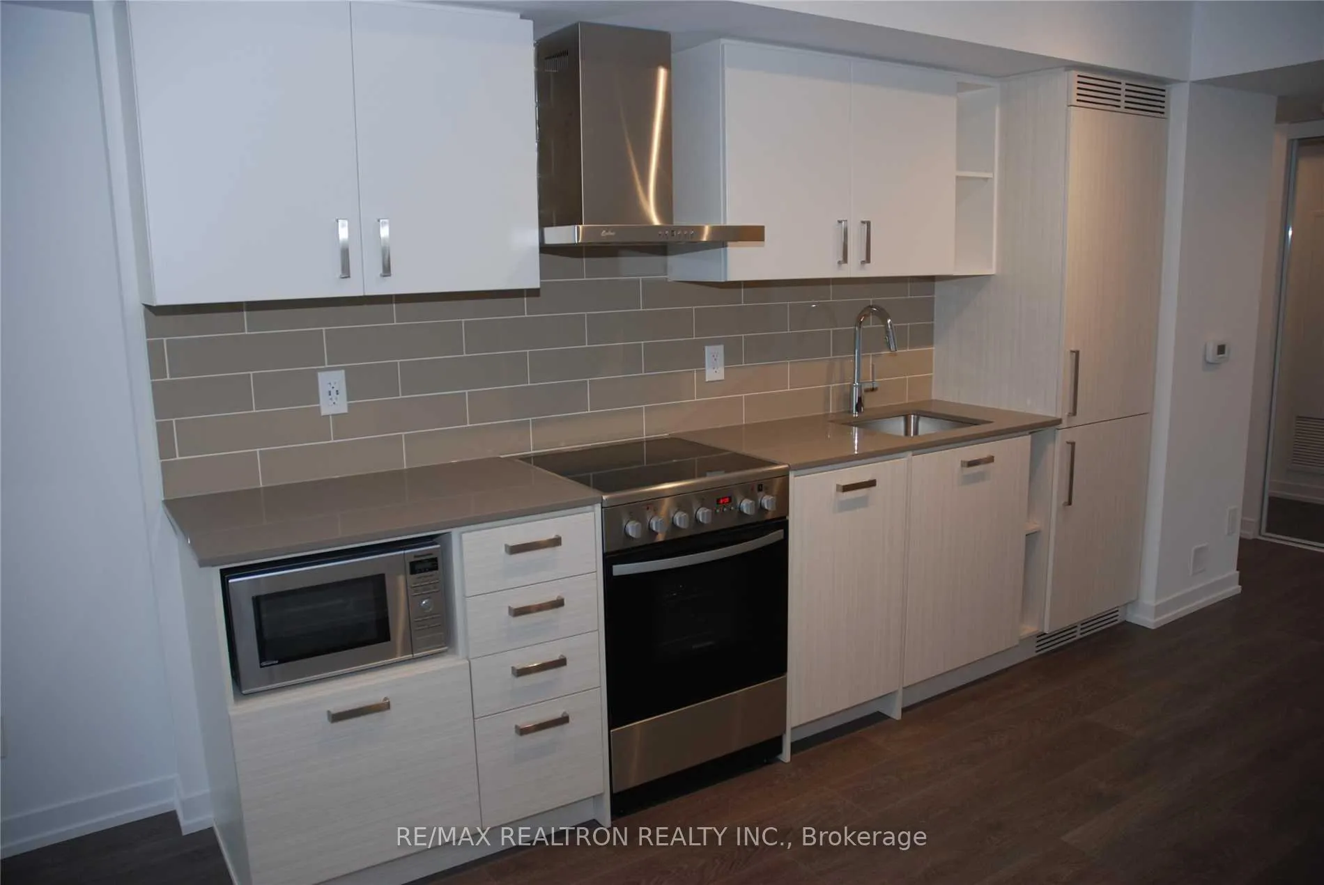 Photo 6 of Unit 2805, 125 Redpath Avenue, Toronto, Mount Pleasant West — HOMEH