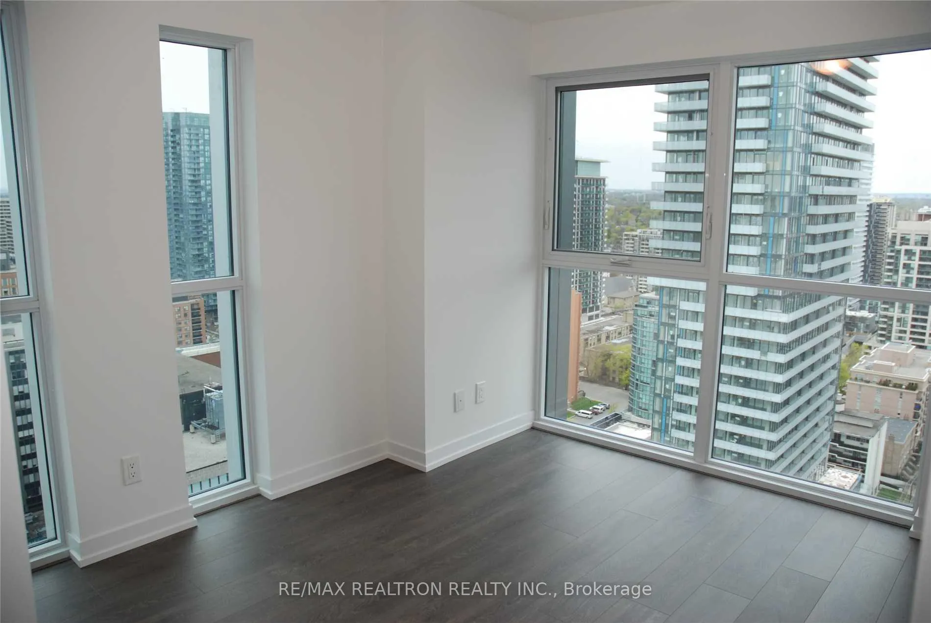 Photo 7 of Unit 2805, 125 Redpath Avenue, Toronto, Mount Pleasant West — HOMEH