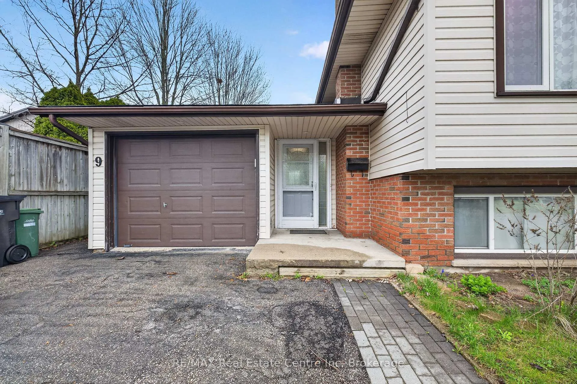 Photo 5 of 9 Sanderson Drive, Guelph, Willow West/Sugarbush/West Acres — HOMEH