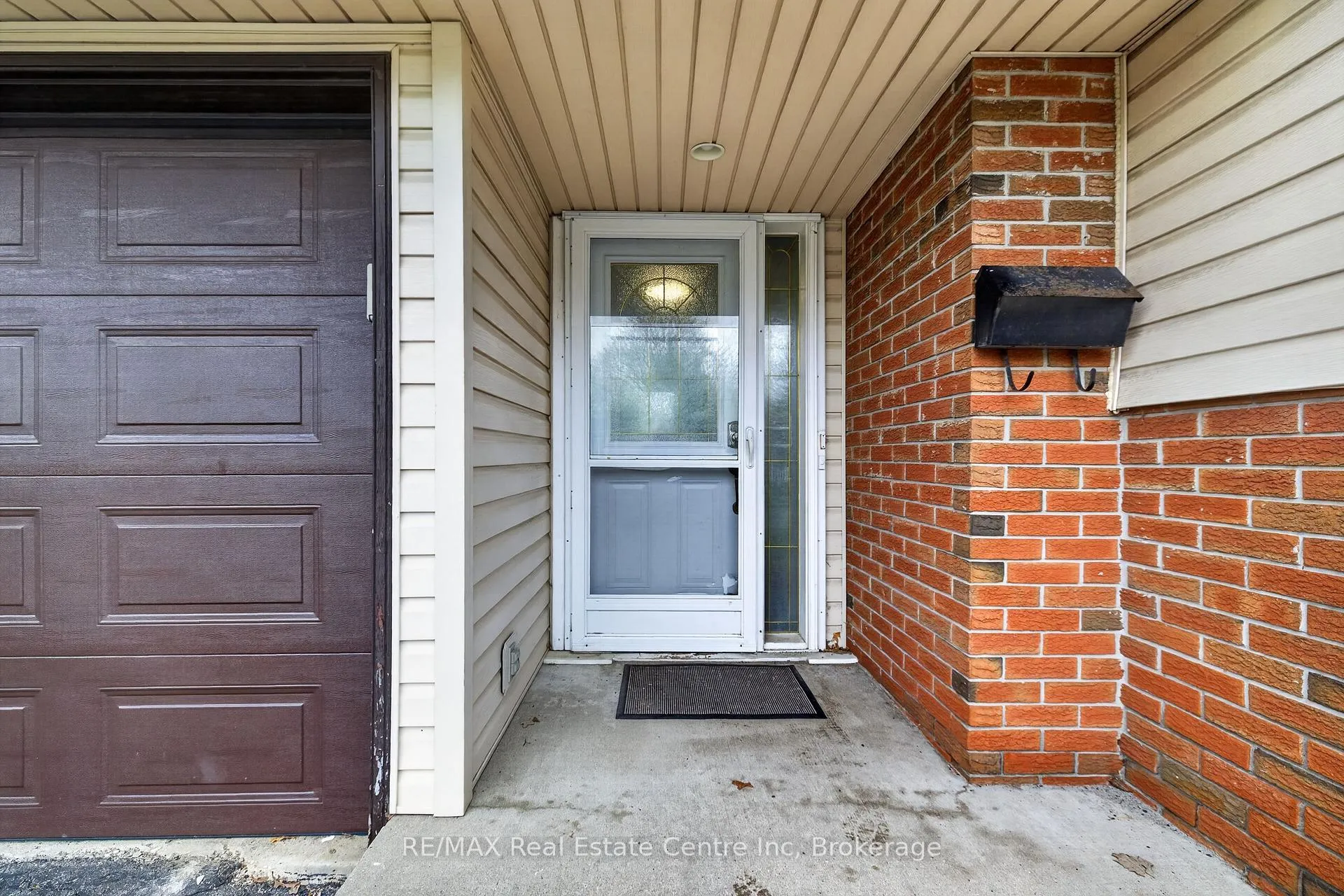 Photo 6 of 9 Sanderson Drive, Guelph, Willow West/Sugarbush/West Acres — HOMEH