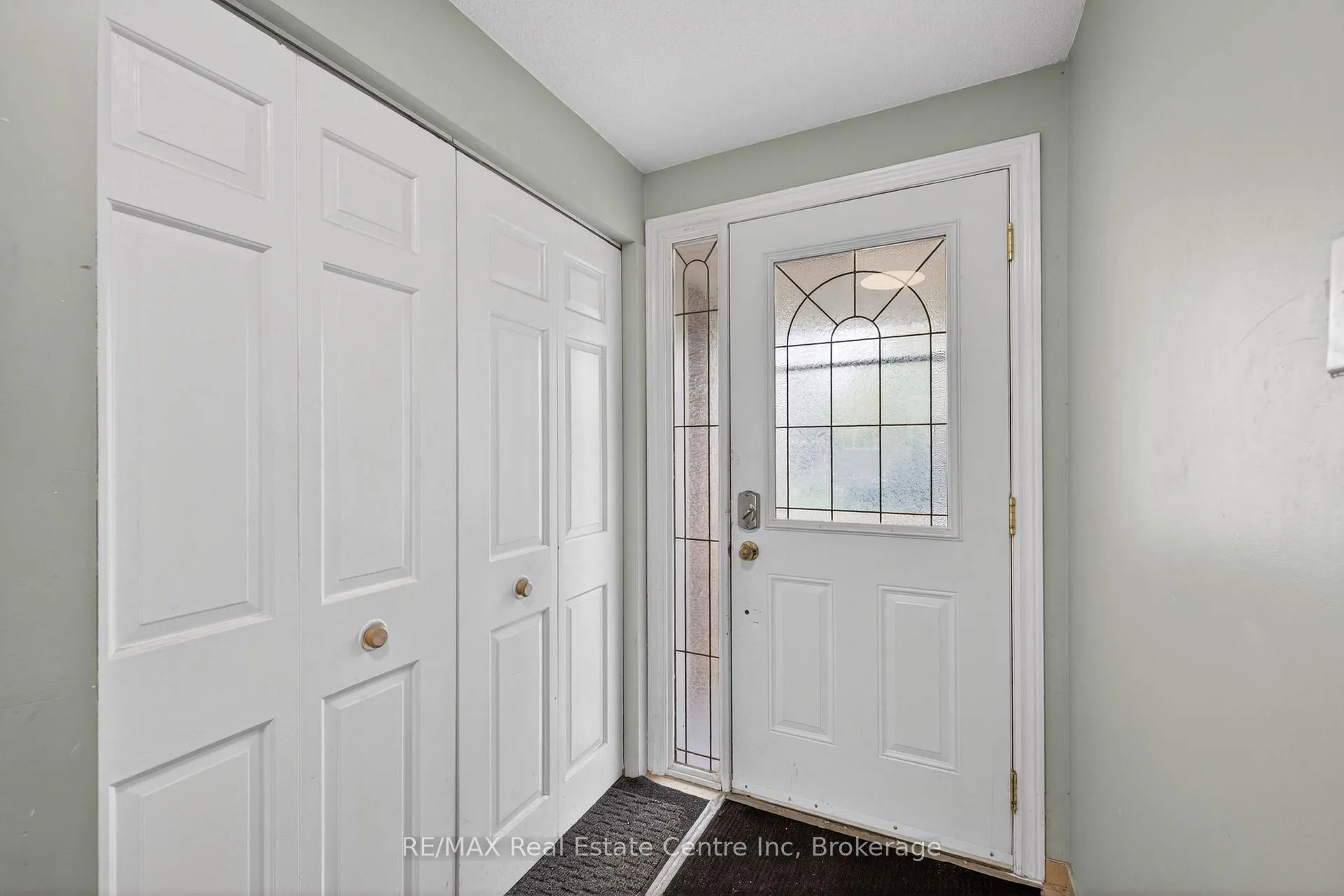 Photo 7 of 9 Sanderson Drive, Guelph, Willow West/Sugarbush/West Acres — HOMEH
