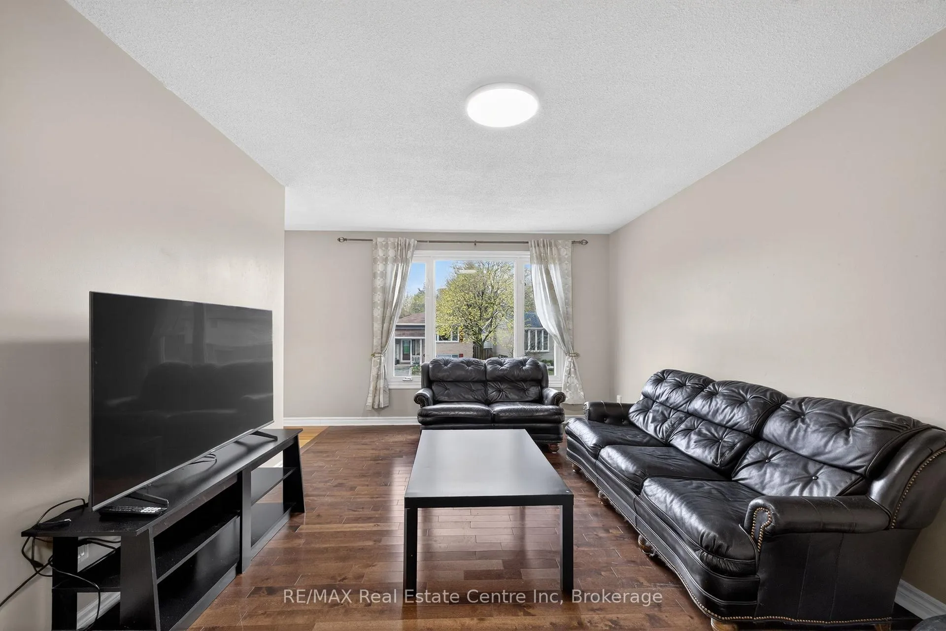 Photo 10 of 9 Sanderson Drive, Guelph, Willow West/Sugarbush/West Acres — HOMEH