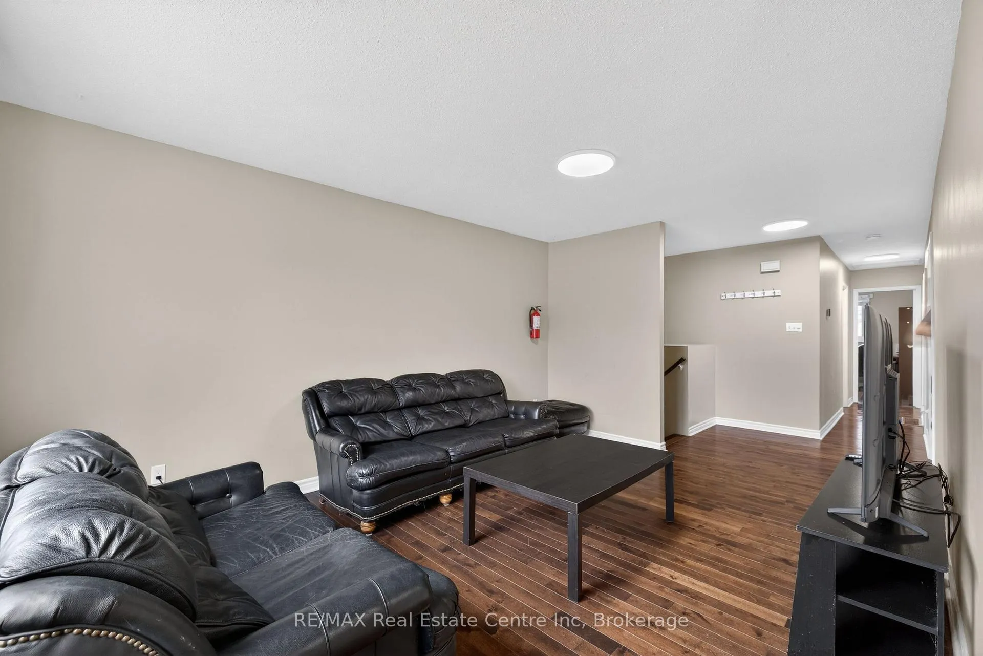 Photo 11 of 9 Sanderson Drive, Guelph, Willow West/Sugarbush/West Acres — HOMEH