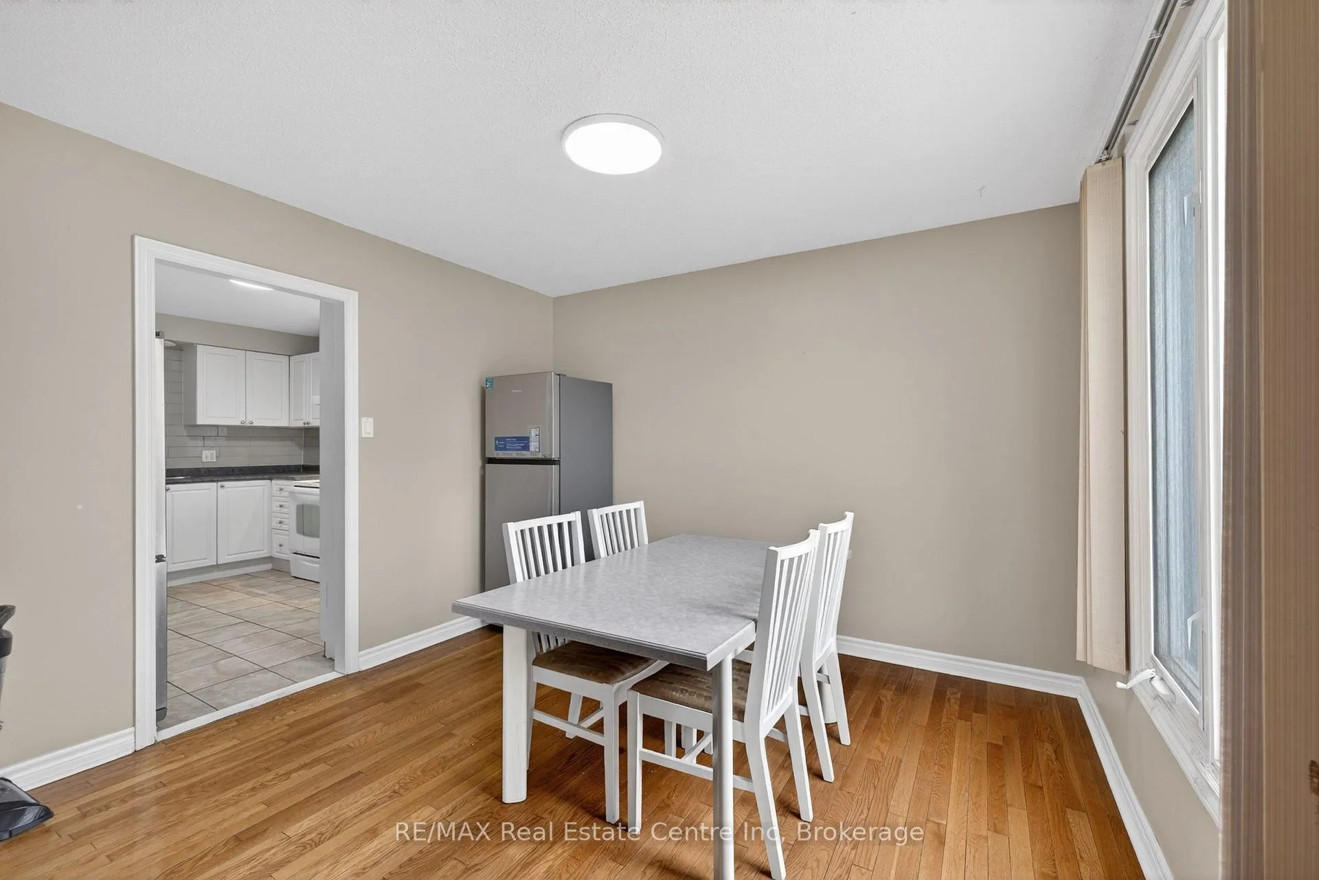 Photo 12 of 9 Sanderson Drive, Guelph, Willow West/Sugarbush/West Acres — HOMEH