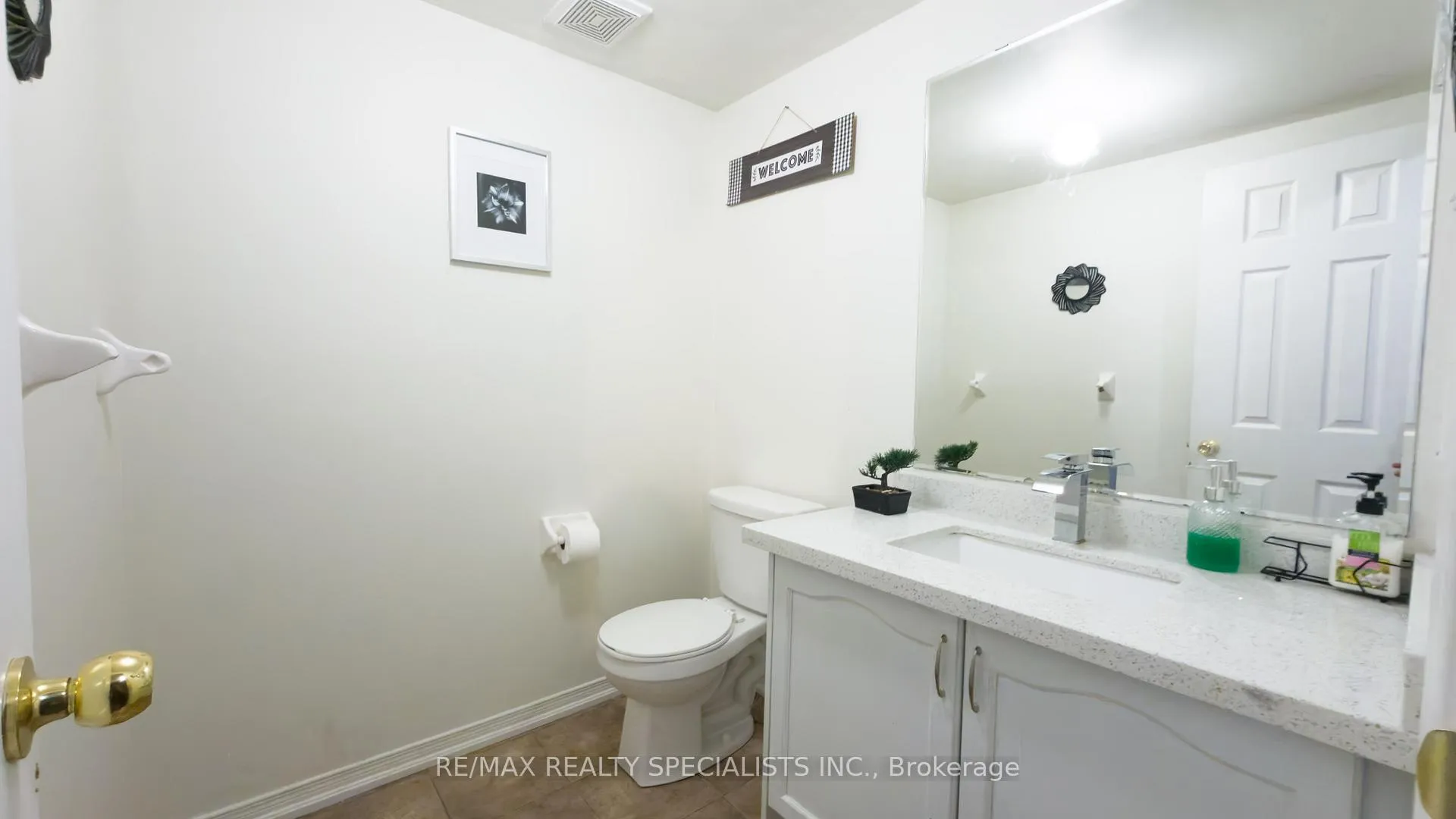 Photo 9 of 13 Burnstown Circle, Brampton, Bram East — HOMEH