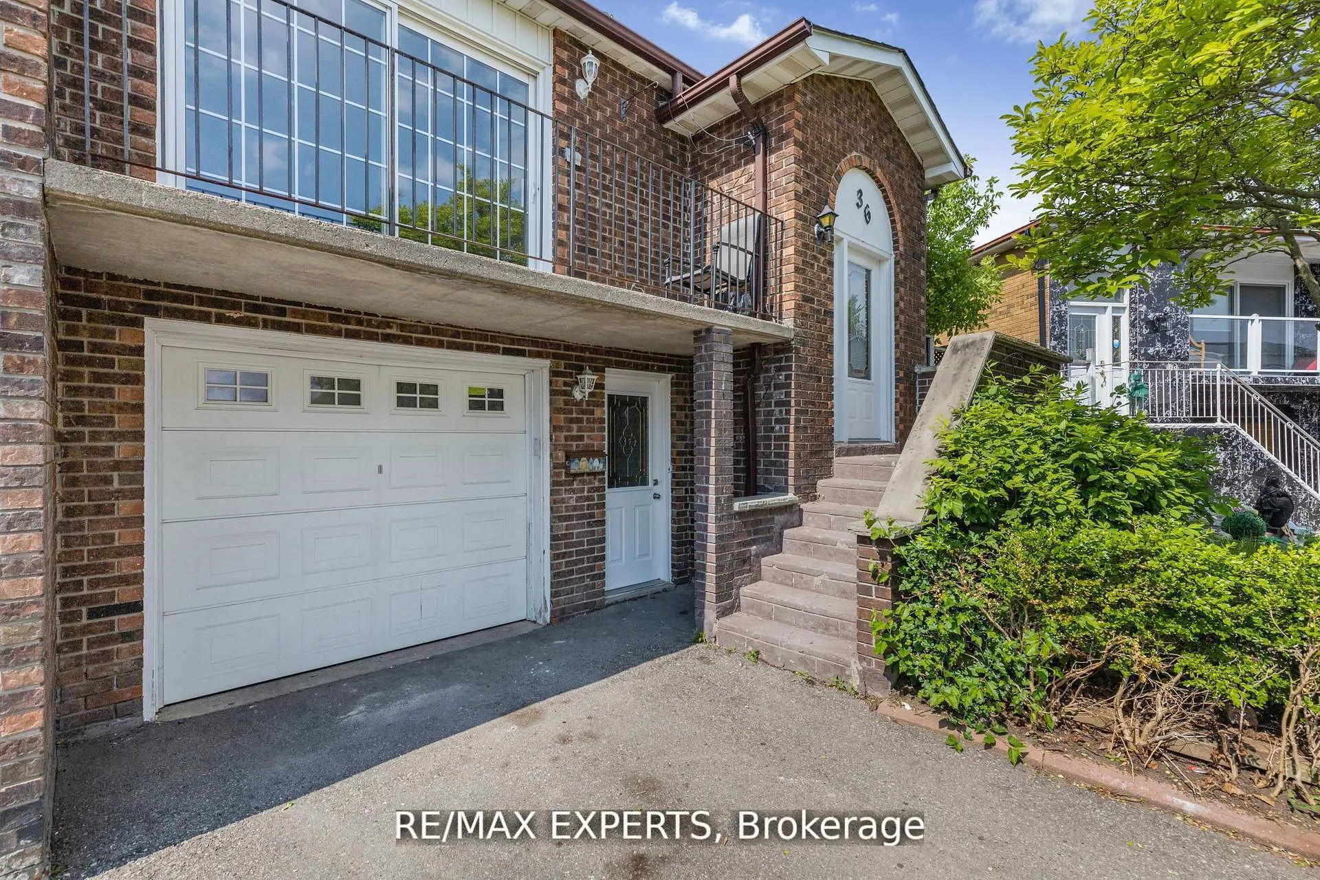 Photo 2 of 36 Elderwood Place, Brampton, Brampton North — HOMEH