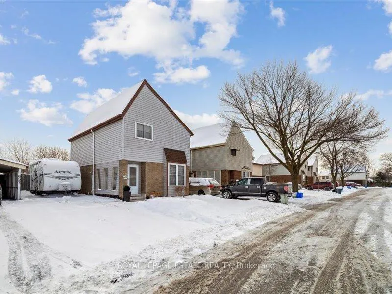 Photo 2 of 659 Upper Wentworth Street, Hamilton, Burkholme — HOMEH