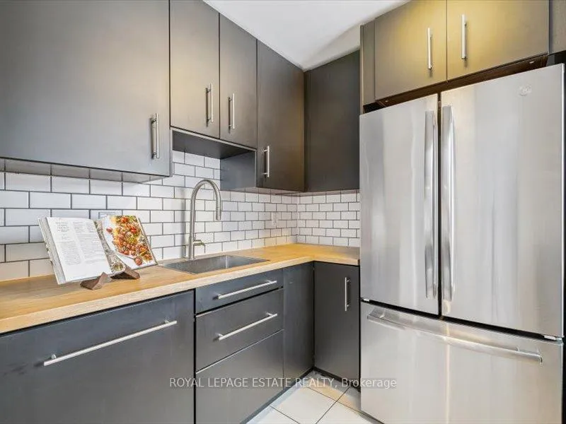 Photo 16 of 659 Upper Wentworth Street, Hamilton, Burkholme — HOMEH