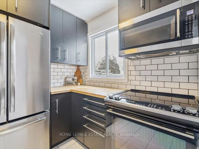 Photo 17 of 659 Upper Wentworth Street, Hamilton, Burkholme — HOMEH