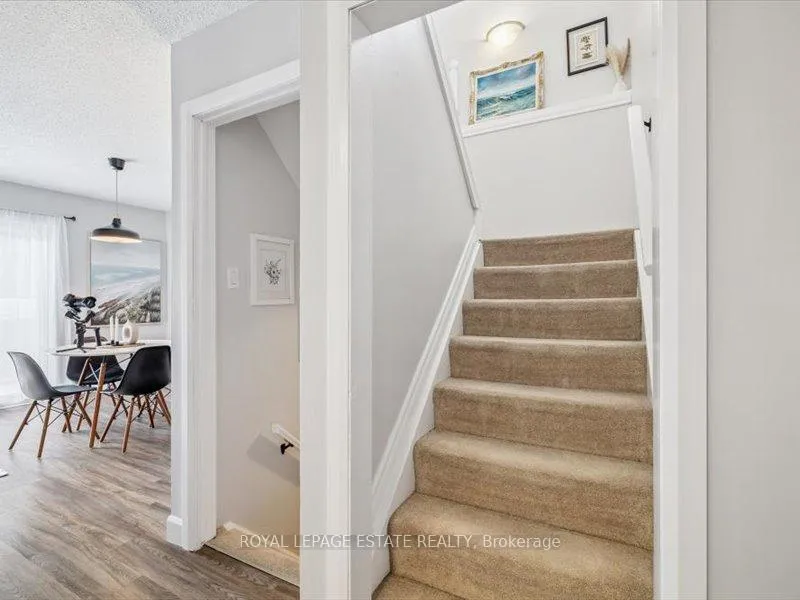 Photo 19 of 659 Upper Wentworth Street, Hamilton, Burkholme — HOMEH