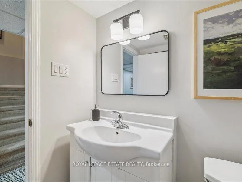 Photo 38 of 659 Upper Wentworth Street, Hamilton, Burkholme — HOMEH
