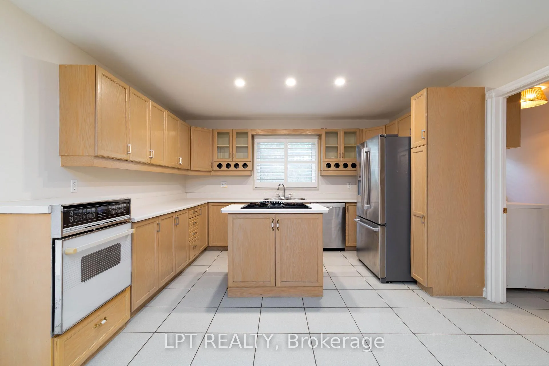 Photo 14 of 35 Dennis Drive, King, King City — HOMEH