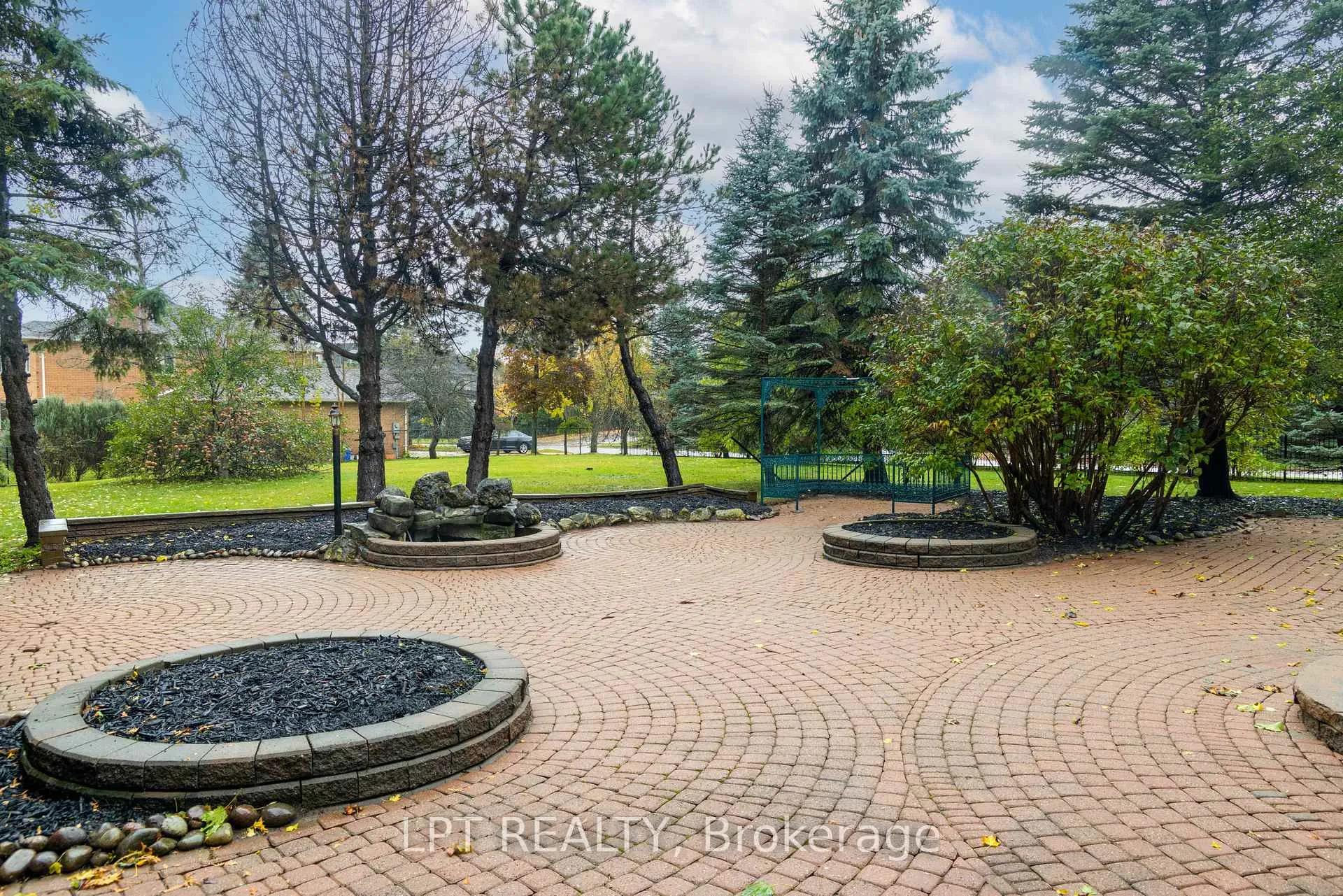 Photo 33 of 35 Dennis Drive, King, King City — HOMEH