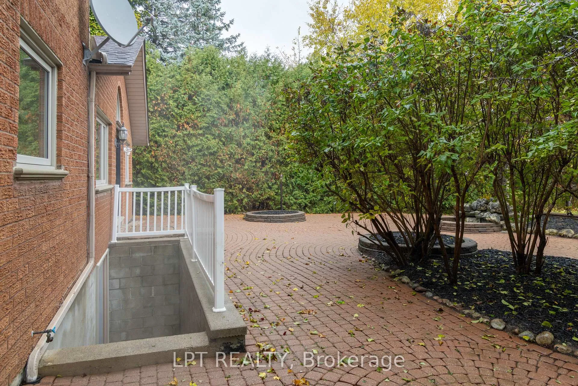Photo 34 of 35 Dennis Drive, King, King City — HOMEH