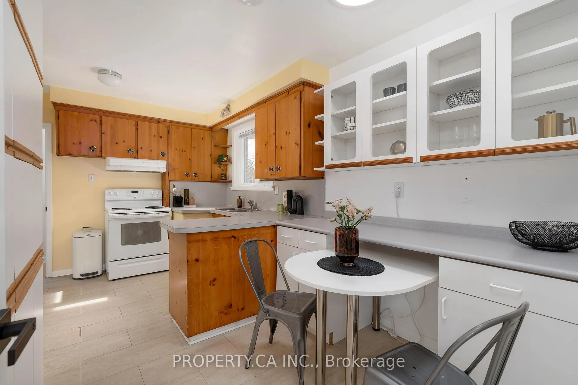 Photo 7 of 19 Jill Crescent, Etobicoke, Eringate-Centennial-West Deane — HOMEH