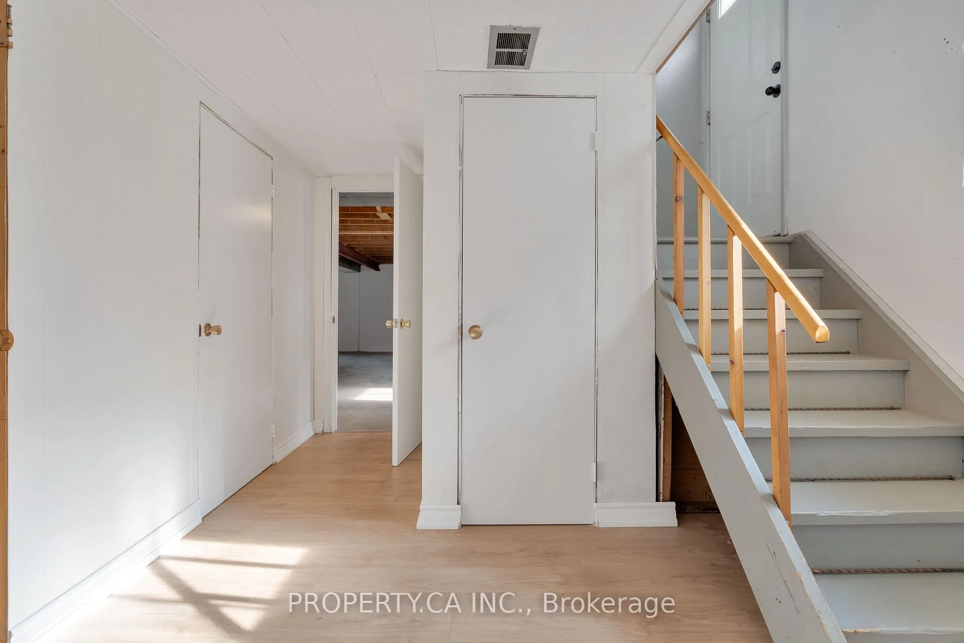 Photo 16 of 19 Jill Crescent, Etobicoke, Eringate-Centennial-West Deane — HOMEH