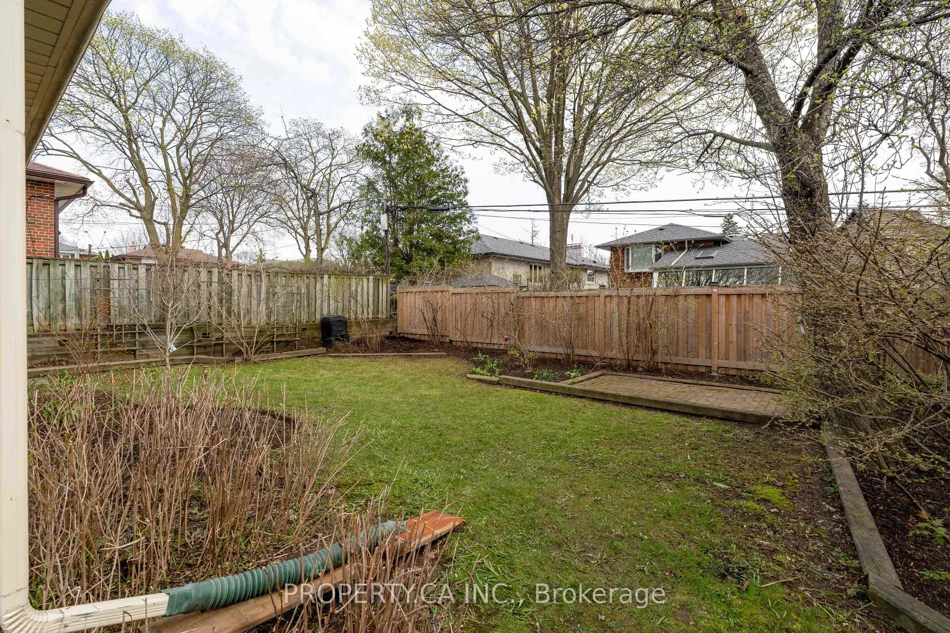 Photo 21 of 19 Jill Crescent, Etobicoke, Eringate-Centennial-West Deane — HOMEH