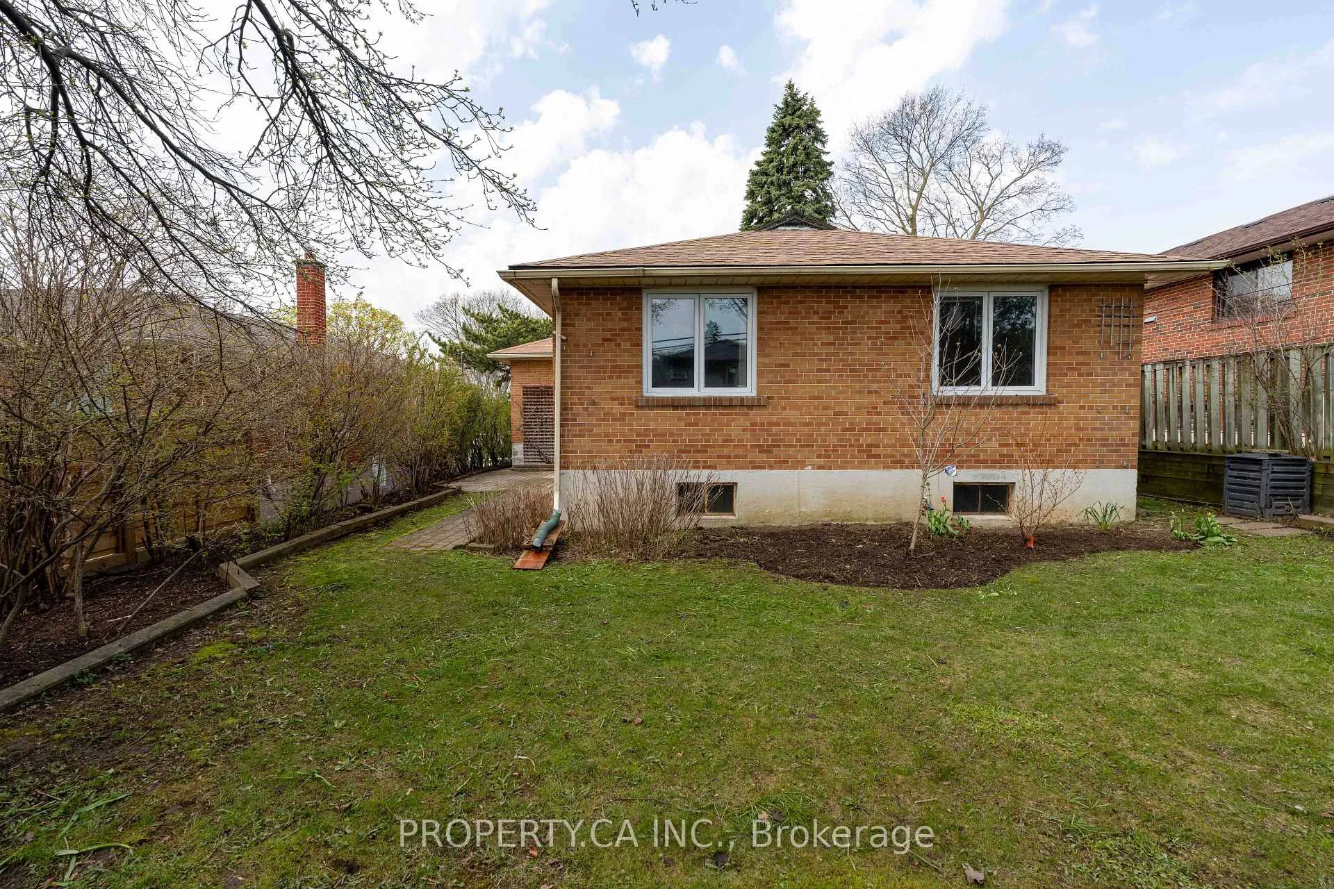 Photo 22 of 19 Jill Crescent, Etobicoke, Eringate-Centennial-West Deane — HOMEH