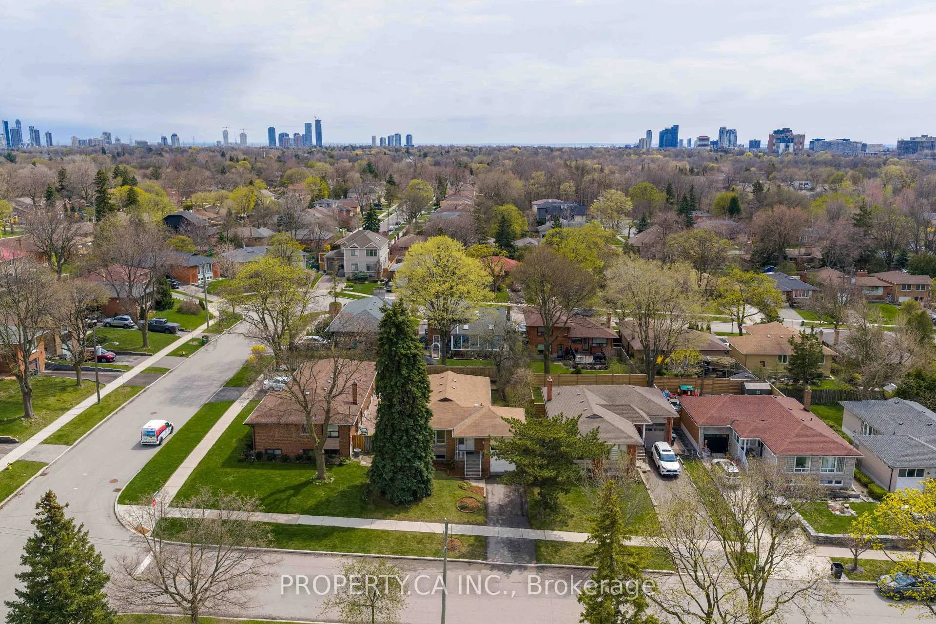 Photo 25 of 19 Jill Crescent, Etobicoke, Eringate-Centennial-West Deane — HOMEH