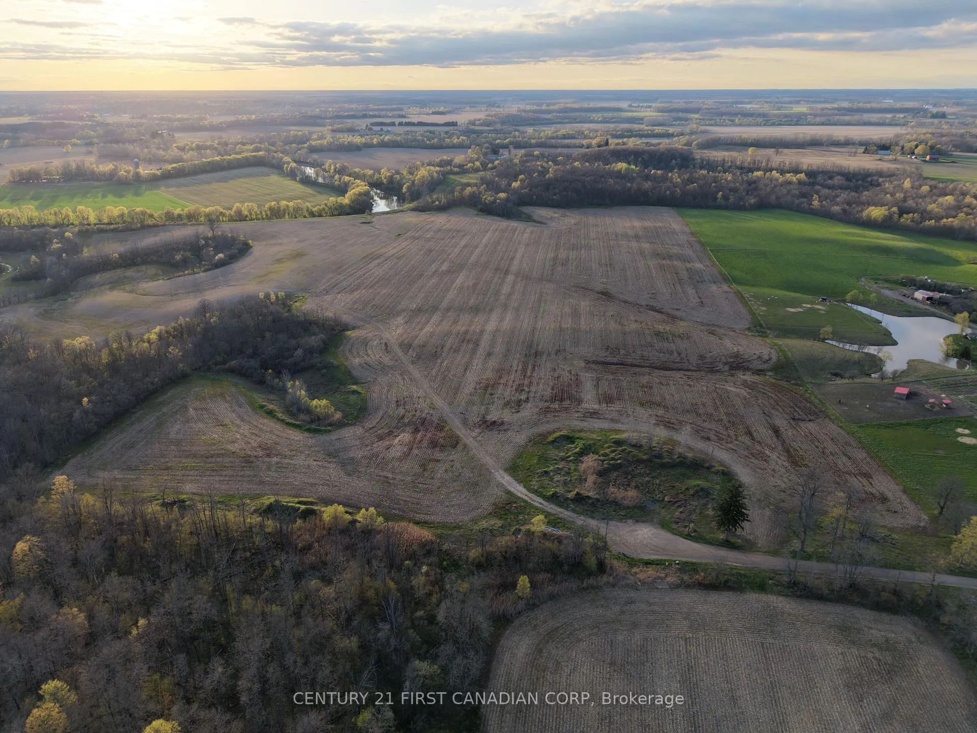 Photo 1 of 24688 Carroll Line, West Elgin, Rural West Elgin — HOMEH