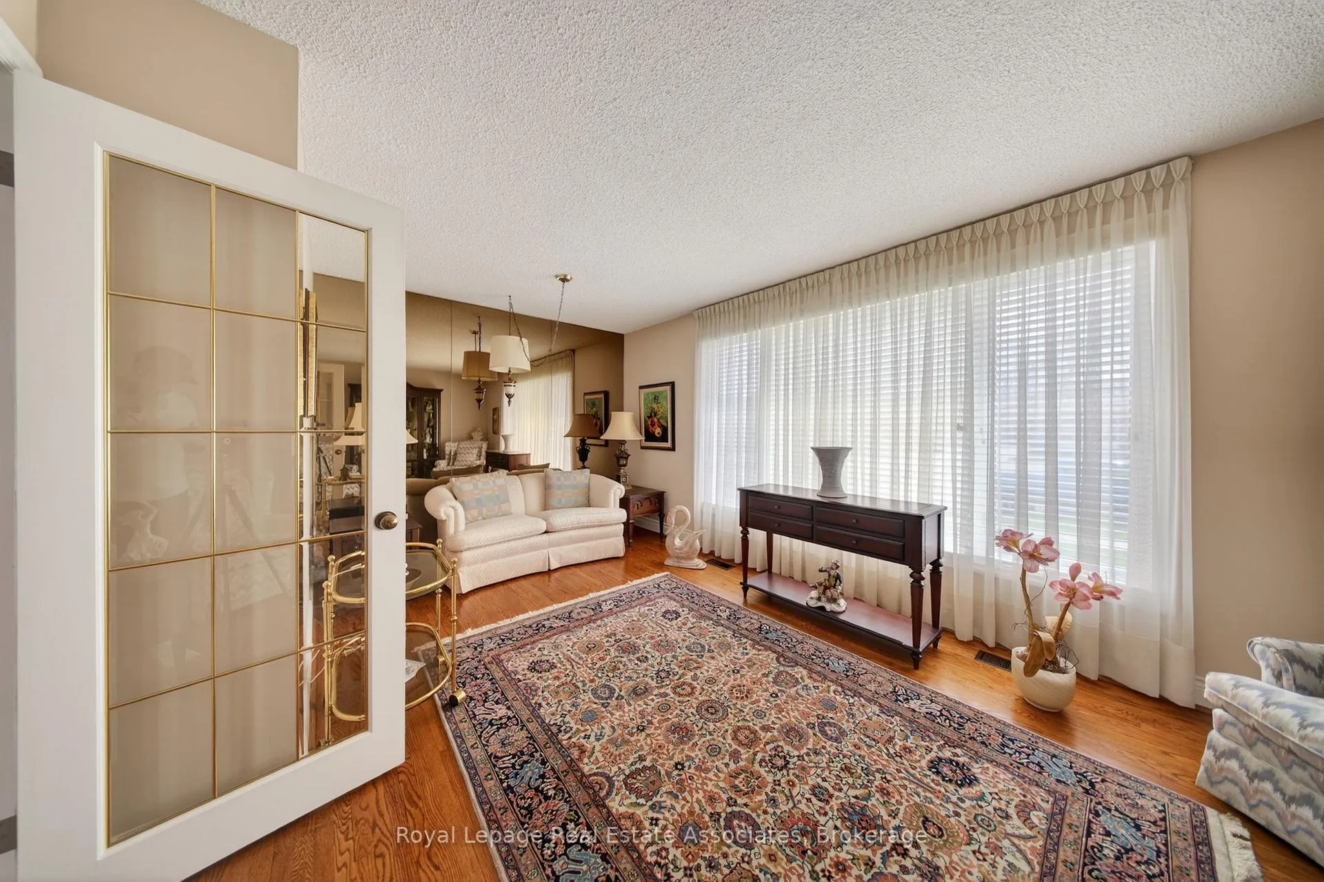 Photo 8 of 168 Taysham Crescent, Etobicoke, Thistletown-Beaumonde Heights — HOMEH