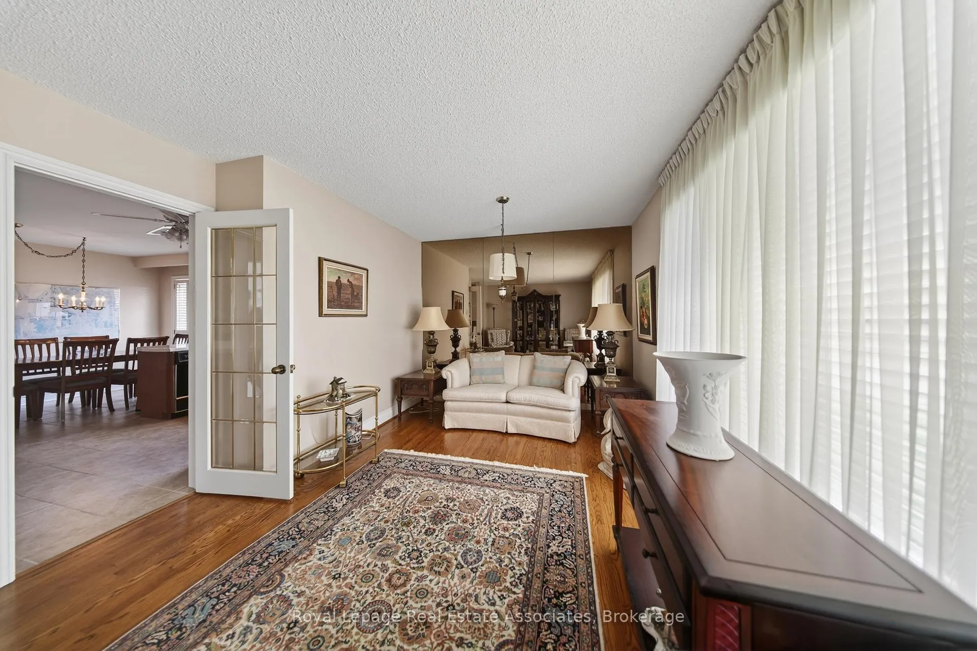 Photo 10 of 168 Taysham Crescent, Etobicoke, Thistletown-Beaumonde Heights — HOMEH