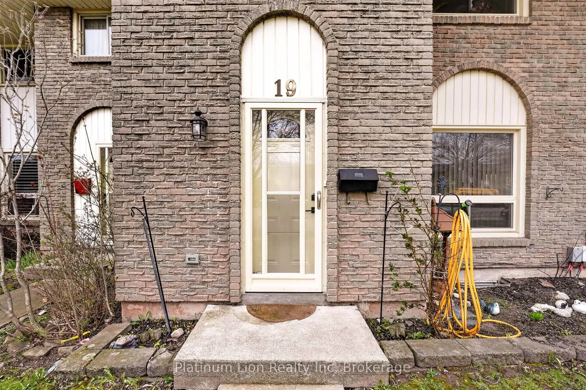 Photo 5 of Unit 19, 150 Gateshead Crescent, Hamilton, Stoney Creek — HOMEH