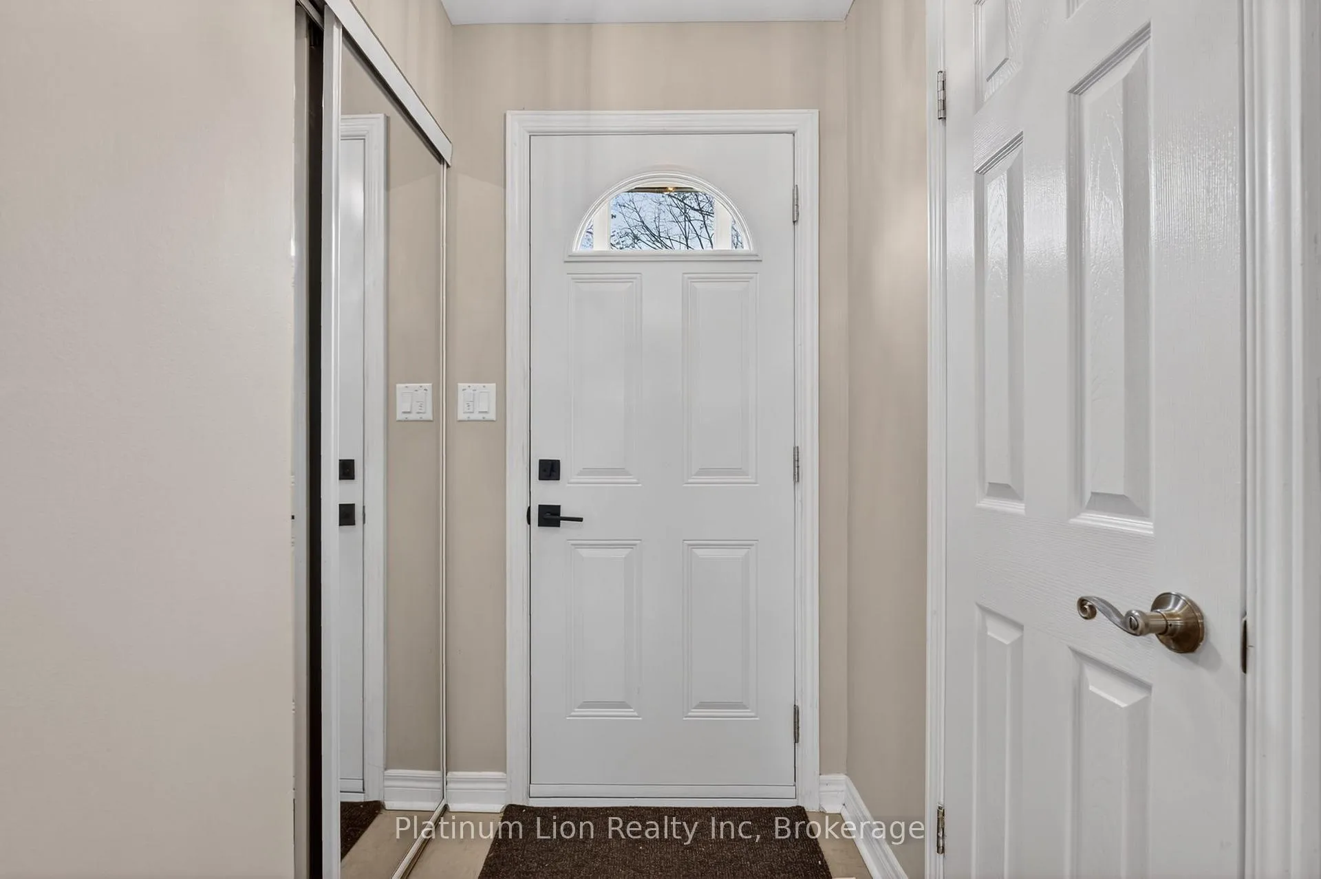 Photo 6 of Unit 19, 150 Gateshead Crescent, Hamilton, Stoney Creek — HOMEH