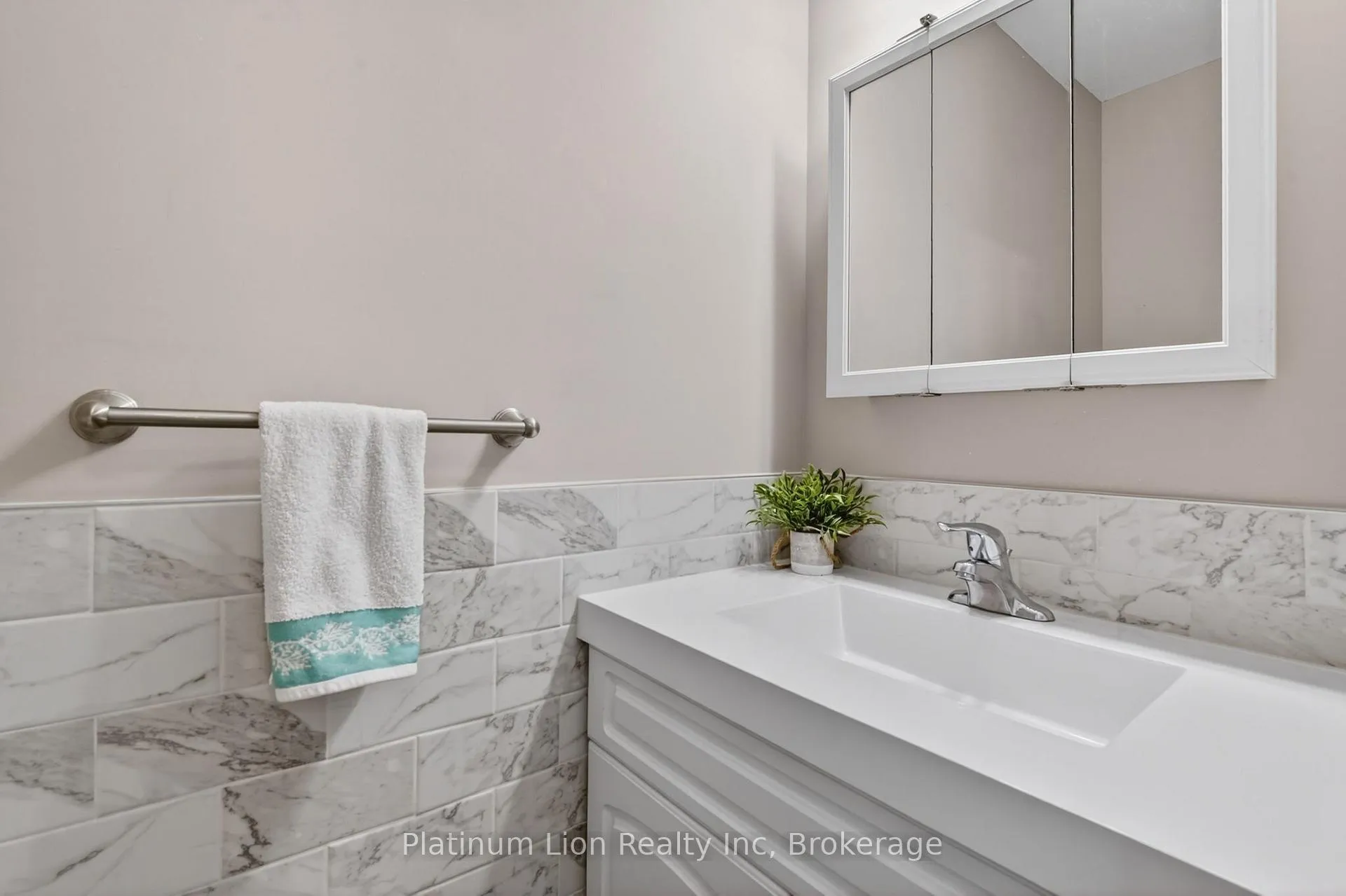 Photo 8 of Unit 19, 150 Gateshead Crescent, Hamilton, Stoney Creek — HOMEH