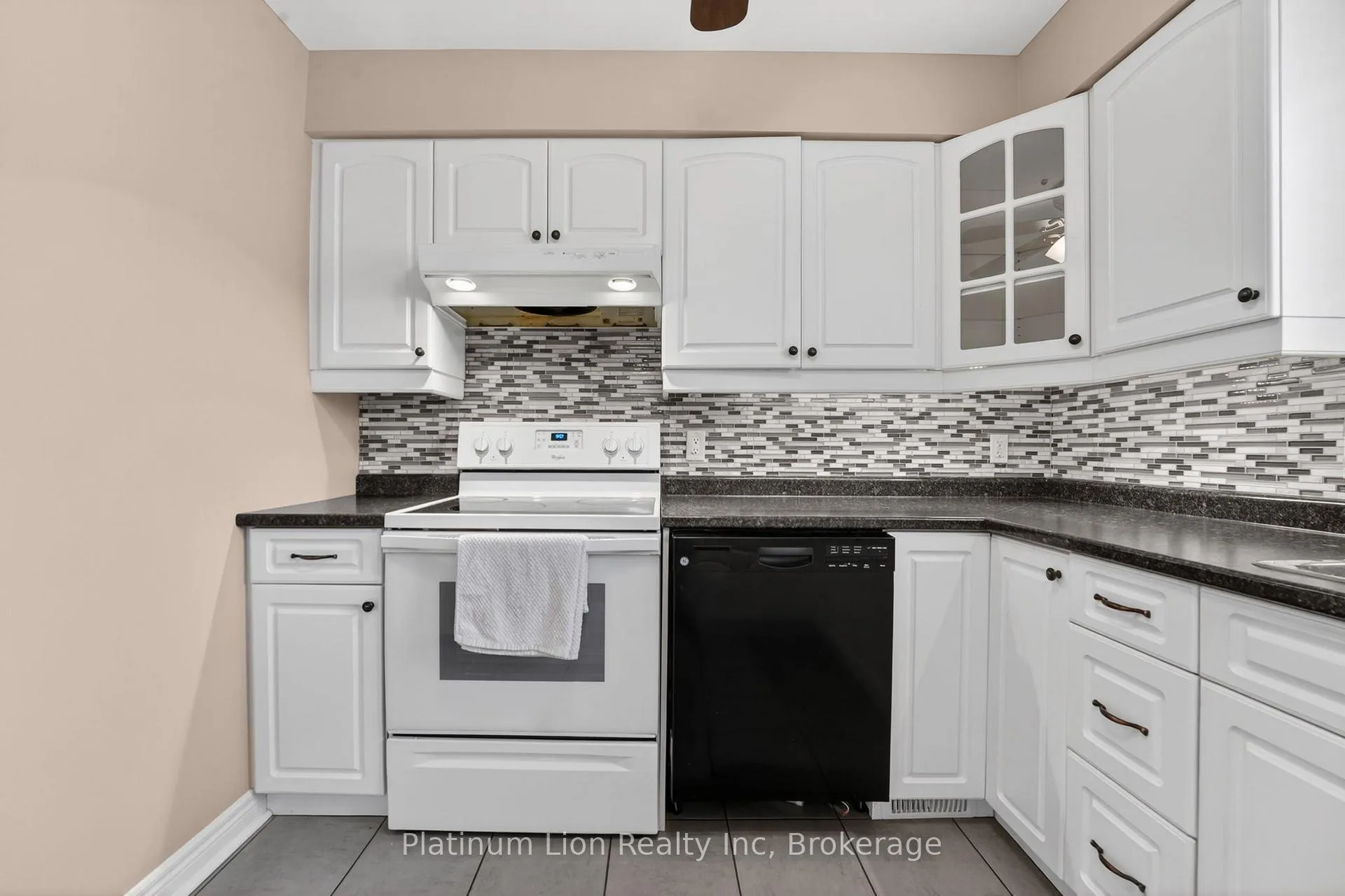 Photo 22 of Unit 19, 150 Gateshead Crescent, Hamilton, Stoney Creek — HOMEH