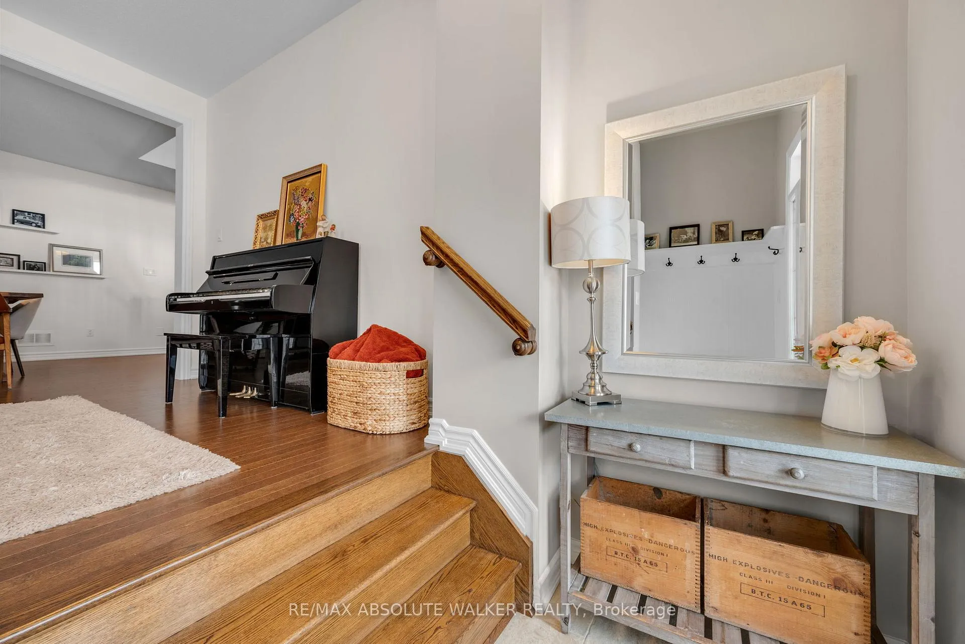 Photo 4 of 207 Rivertree Street, Ottawa, Kanata - Emerald Meadows/Trailwest — HOMEH