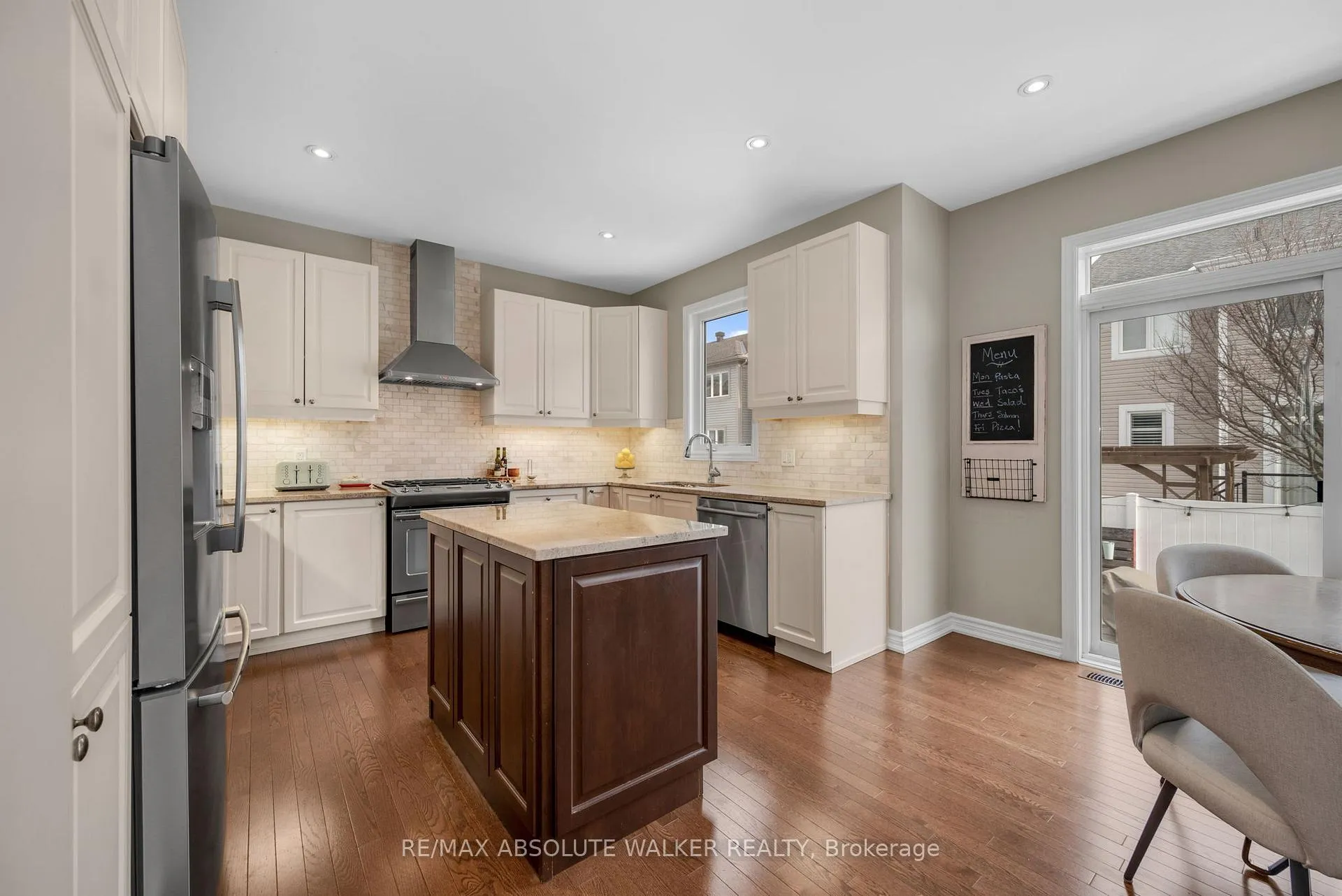 Photo 17 of 207 Rivertree Street, Ottawa, Kanata - Emerald Meadows/Trailwest — HOMEH