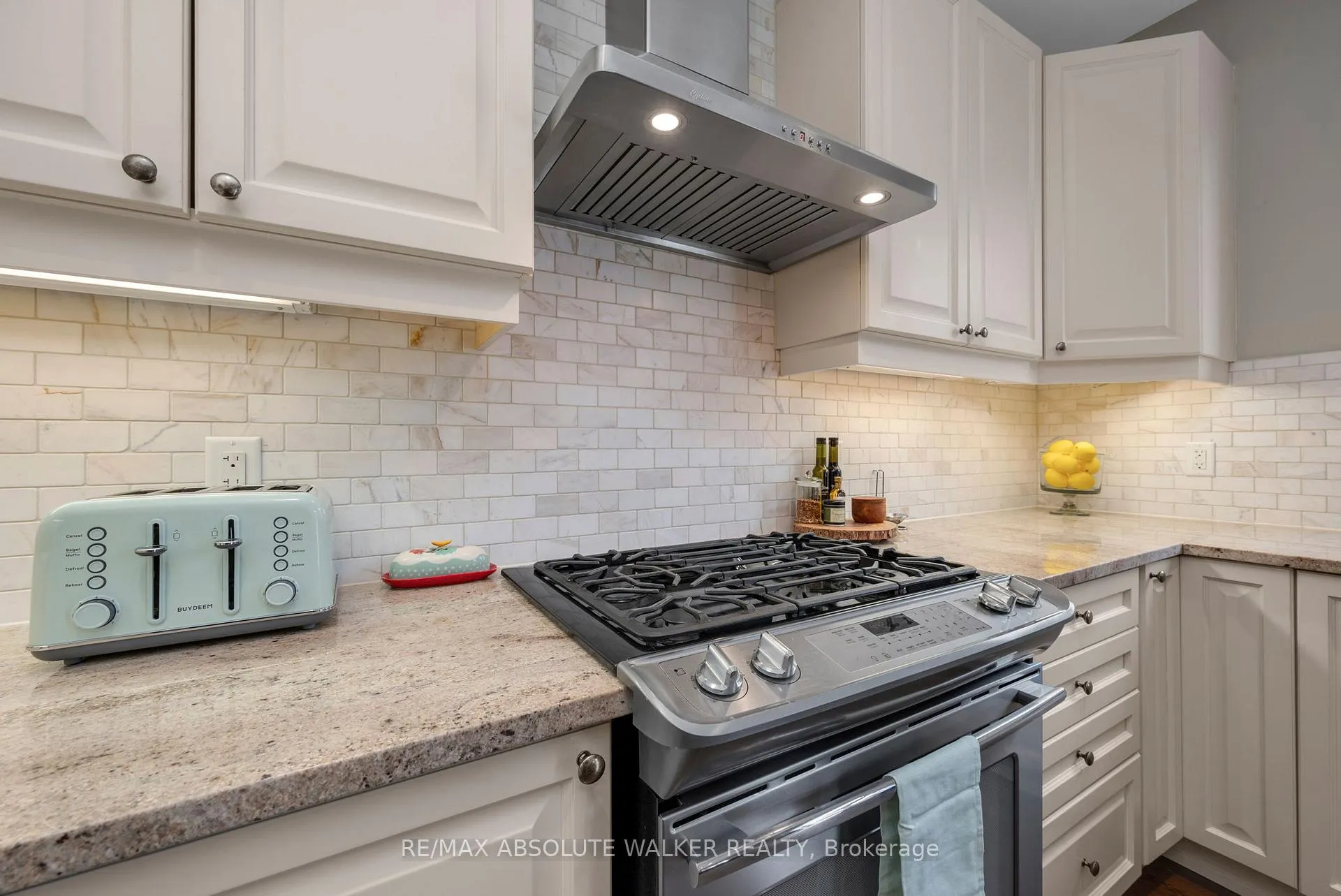 Photo 19 of 207 Rivertree Street, Ottawa, Kanata - Emerald Meadows/Trailwest — HOMEH