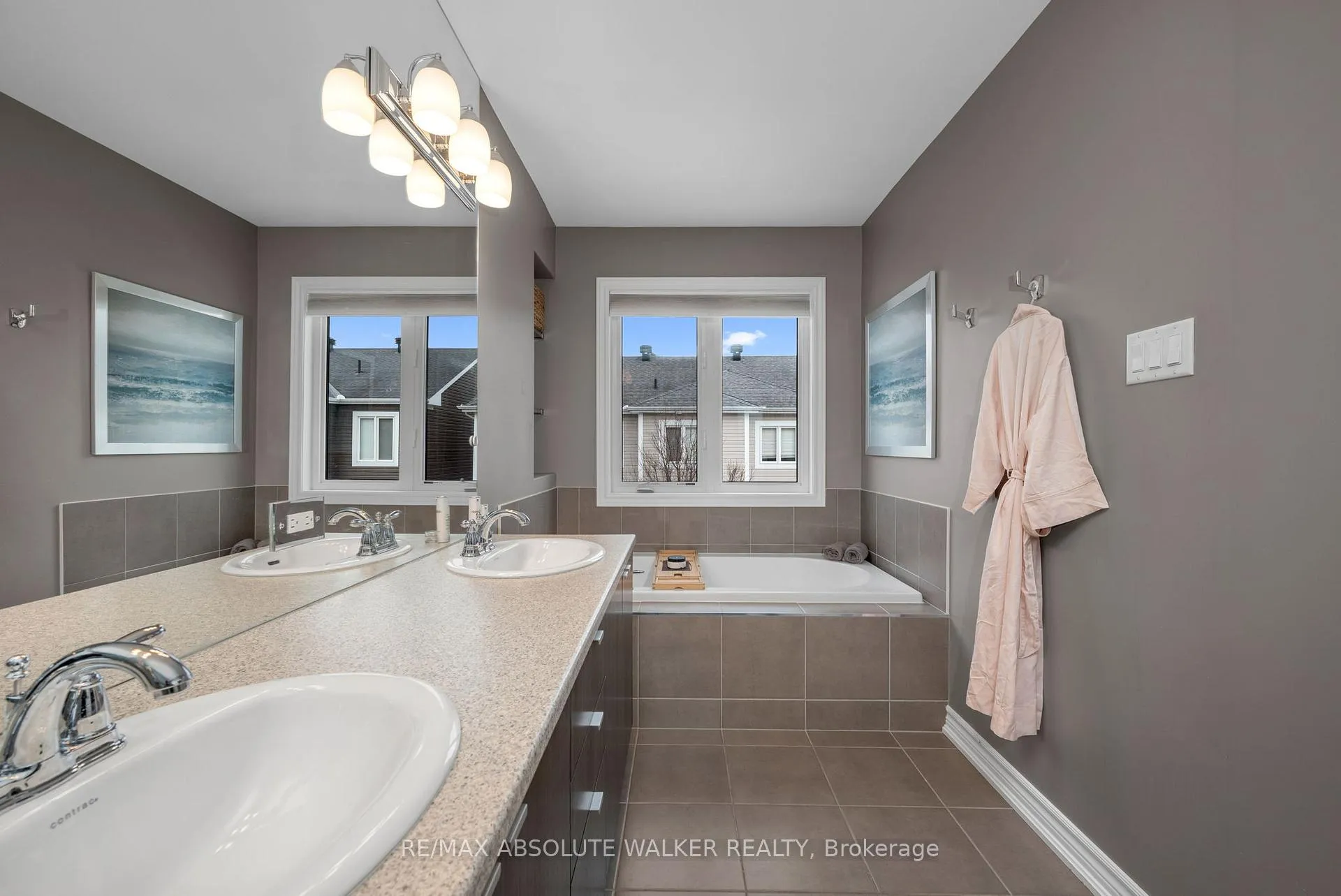 Photo 29 of 207 Rivertree Street, Ottawa, Kanata - Emerald Meadows/Trailwest — HOMEH