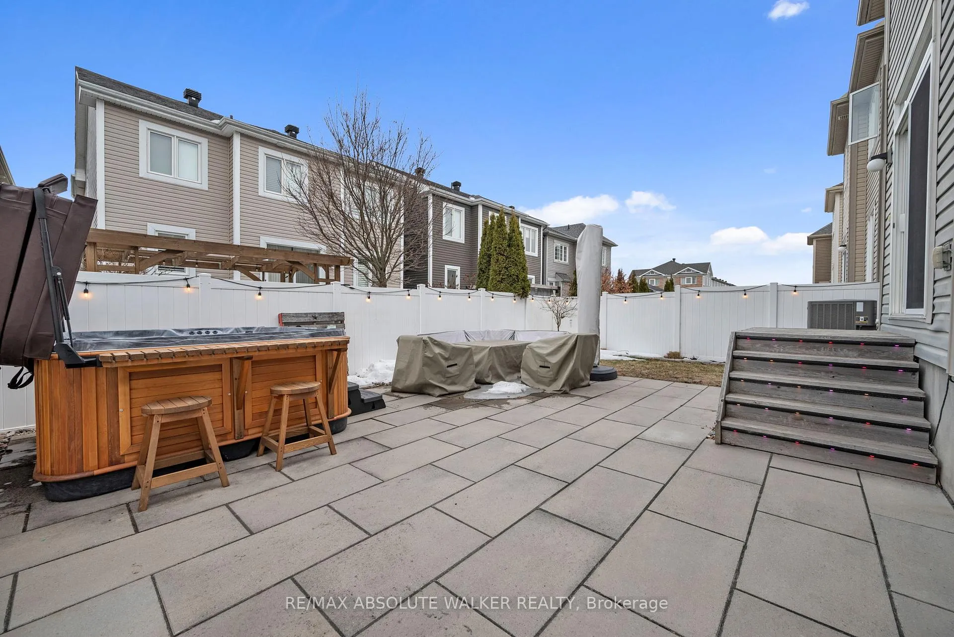 Photo 42 of 207 Rivertree Street, Ottawa, Kanata - Emerald Meadows/Trailwest — HOMEH