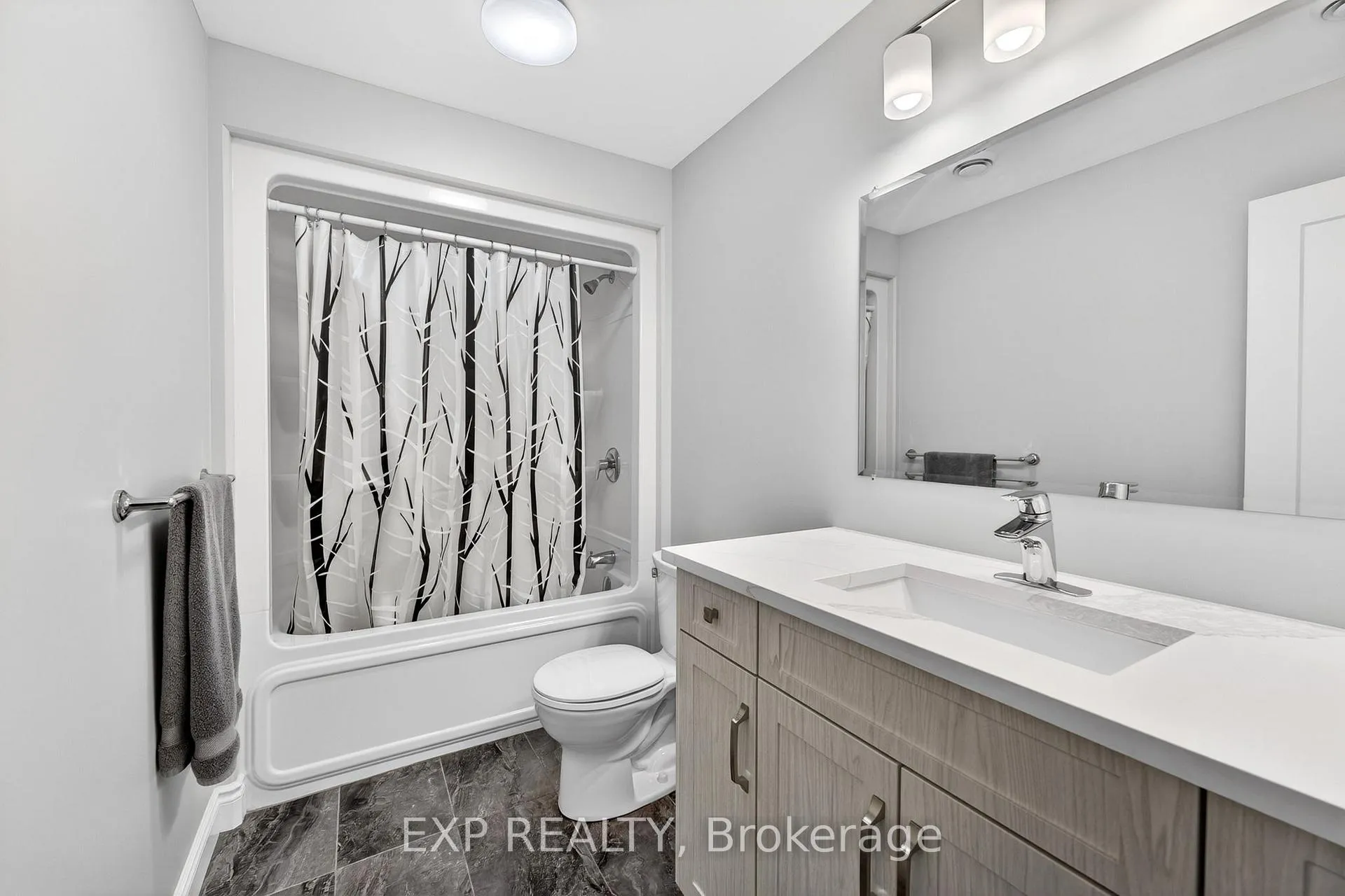 Photo 32 of 10 Covington Crescent, Belleville, Thurlow Ward — HOMEH
