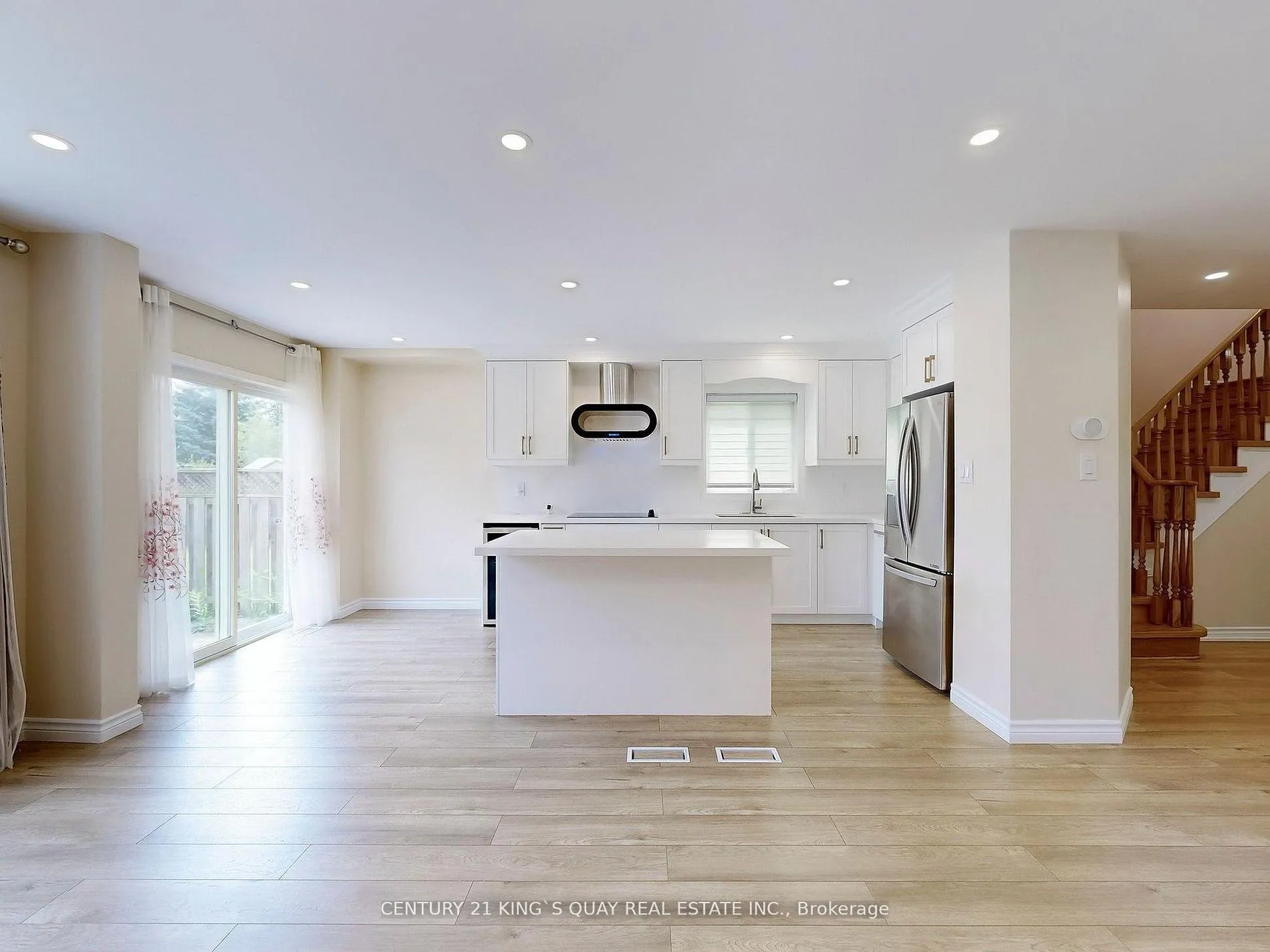 Photo 5 of 71 Rembrandt Drive, Markham, Village Green-South Unionville — HOMEH