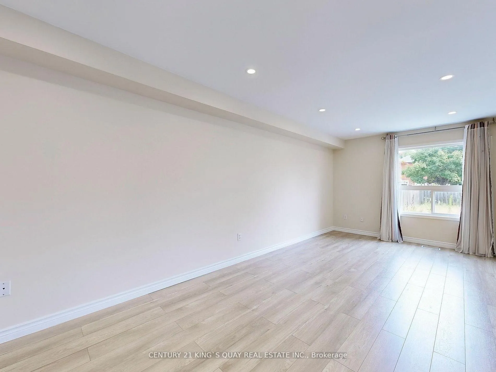 Photo 7 of 71 Rembrandt Drive, Markham, Village Green-South Unionville — HOMEH