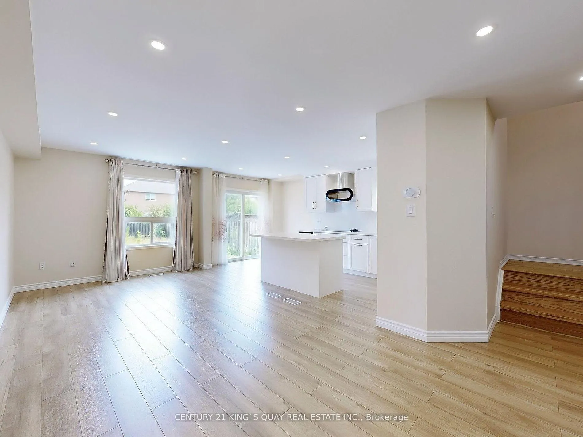 Photo 9 of 71 Rembrandt Drive, Markham, Village Green-South Unionville — HOMEH