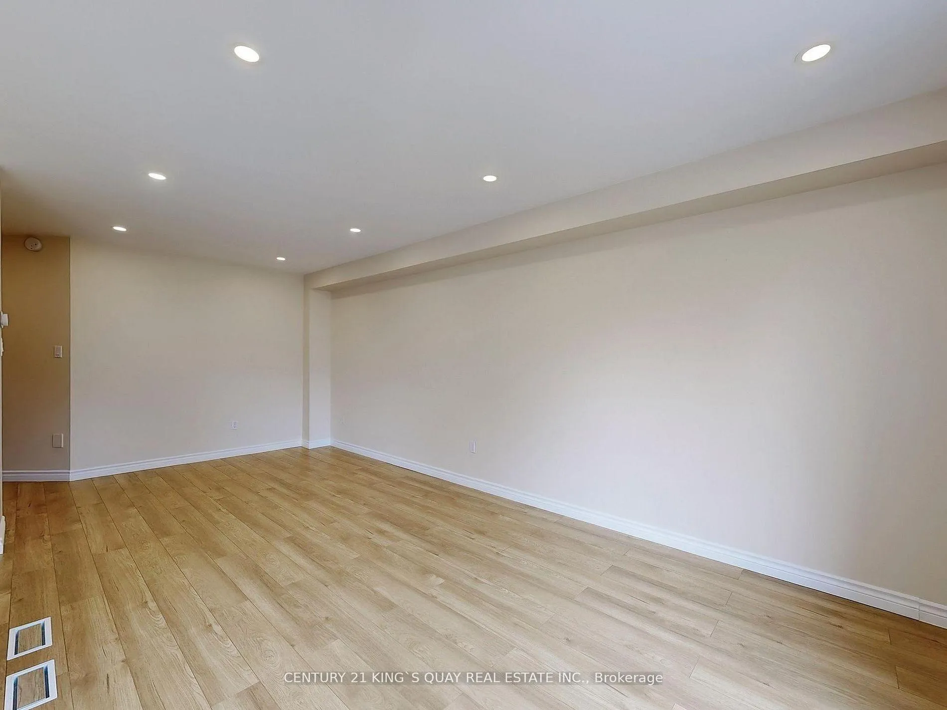 Photo 11 of 71 Rembrandt Drive, Markham, Village Green-South Unionville — HOMEH