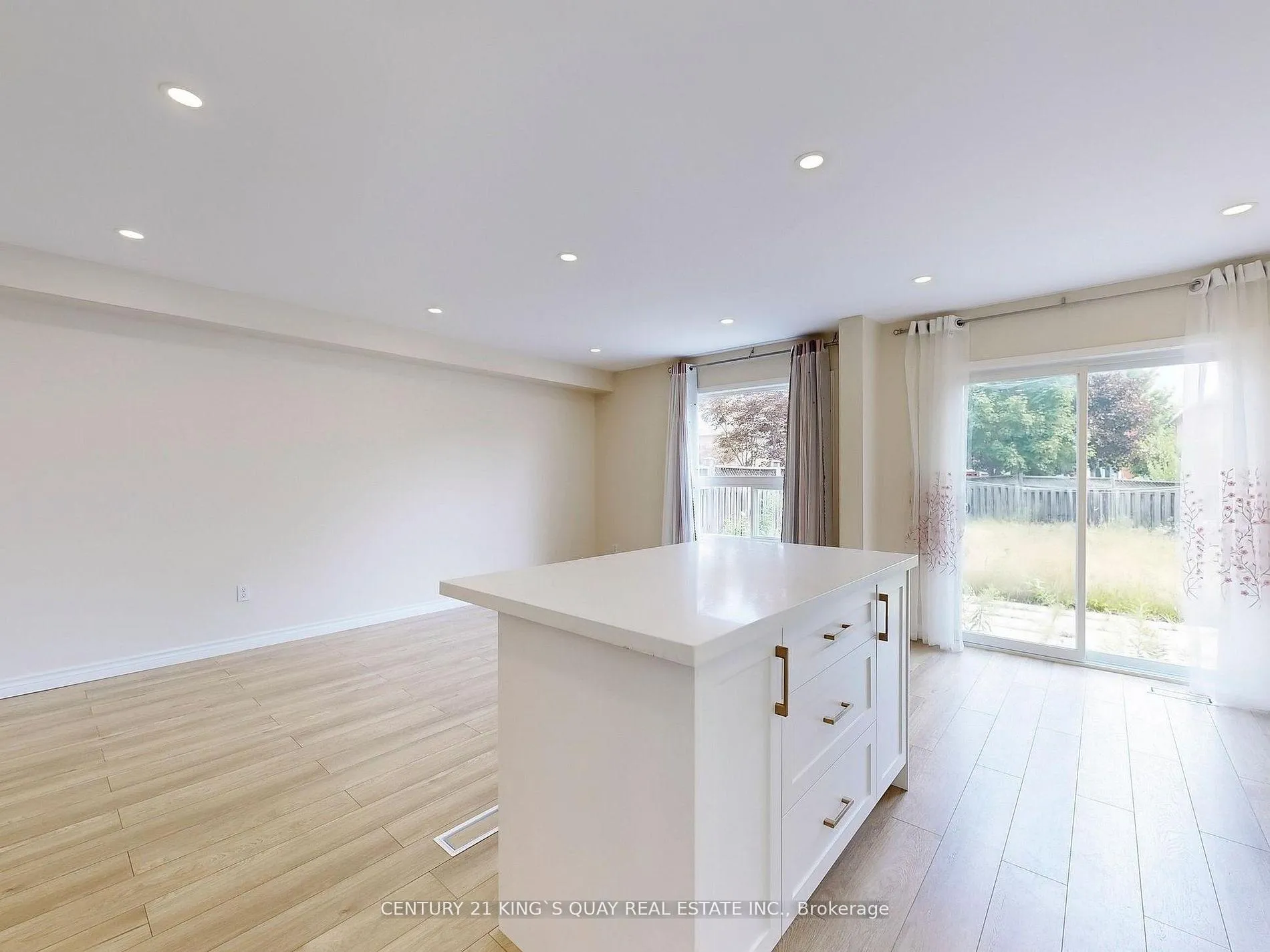 Photo 15 of 71 Rembrandt Drive, Markham, Village Green-South Unionville — HOMEH