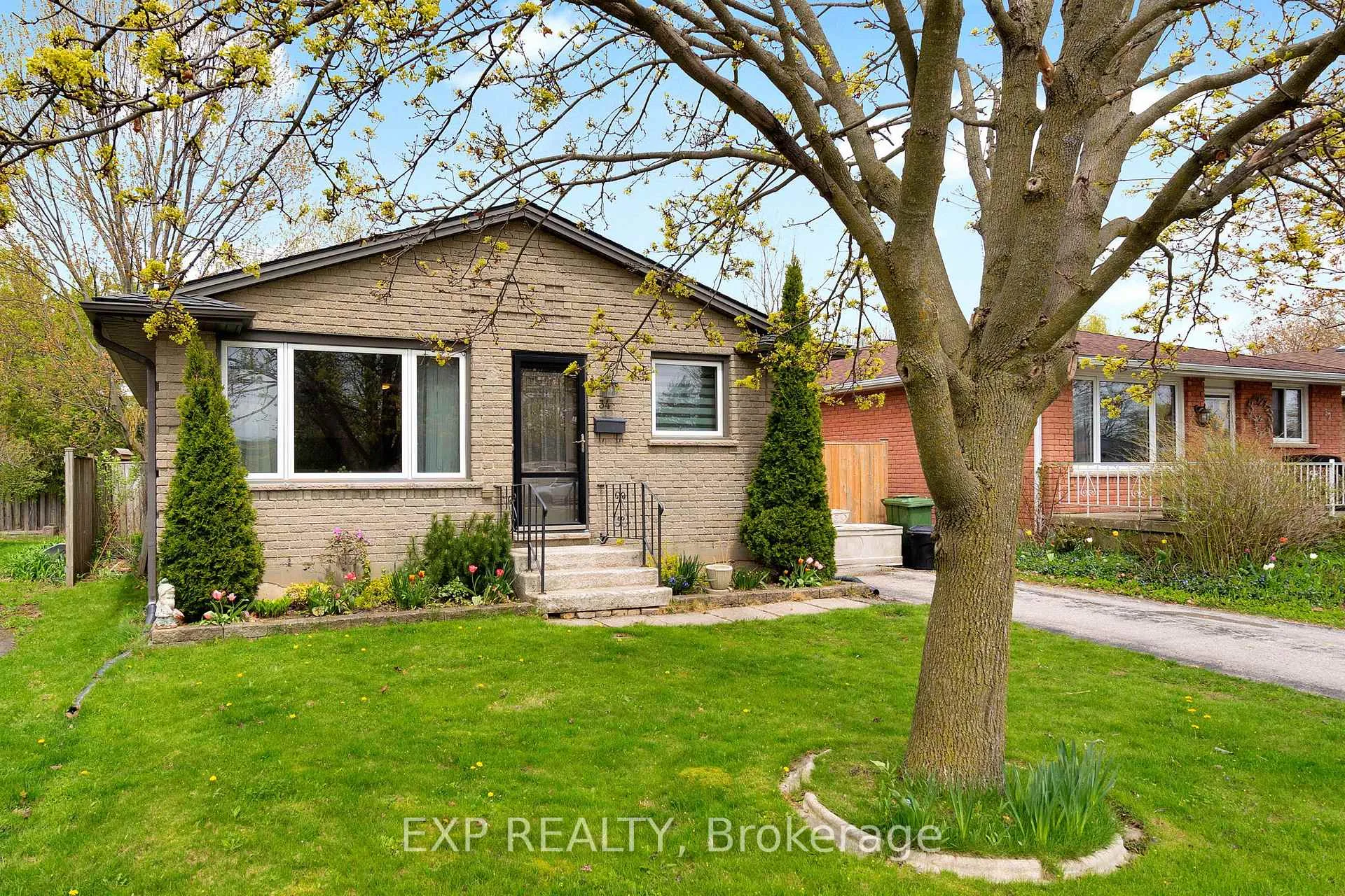 Photo 3 of 34 Taylor Crescent, St. Thomas — HOMEH