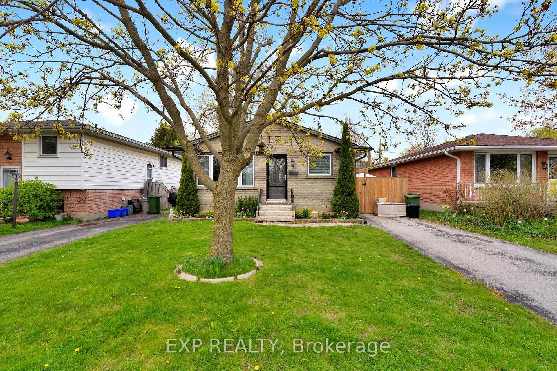 Photo 4 of 34 Taylor Crescent, St. Thomas — HOMEH