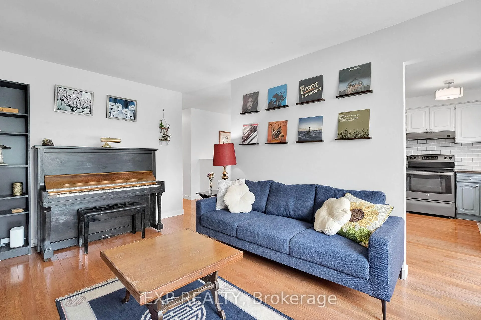 Photo 8 of 34 Taylor Crescent, St. Thomas — HOMEH