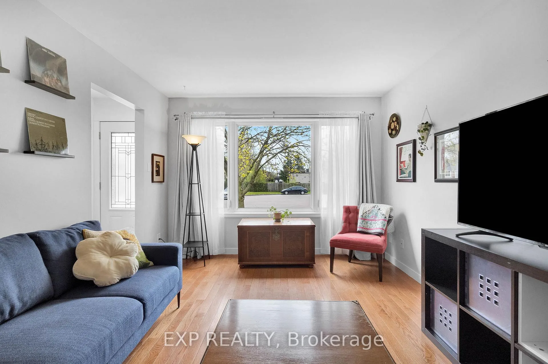 Photo 10 of 34 Taylor Crescent, St. Thomas — HOMEH